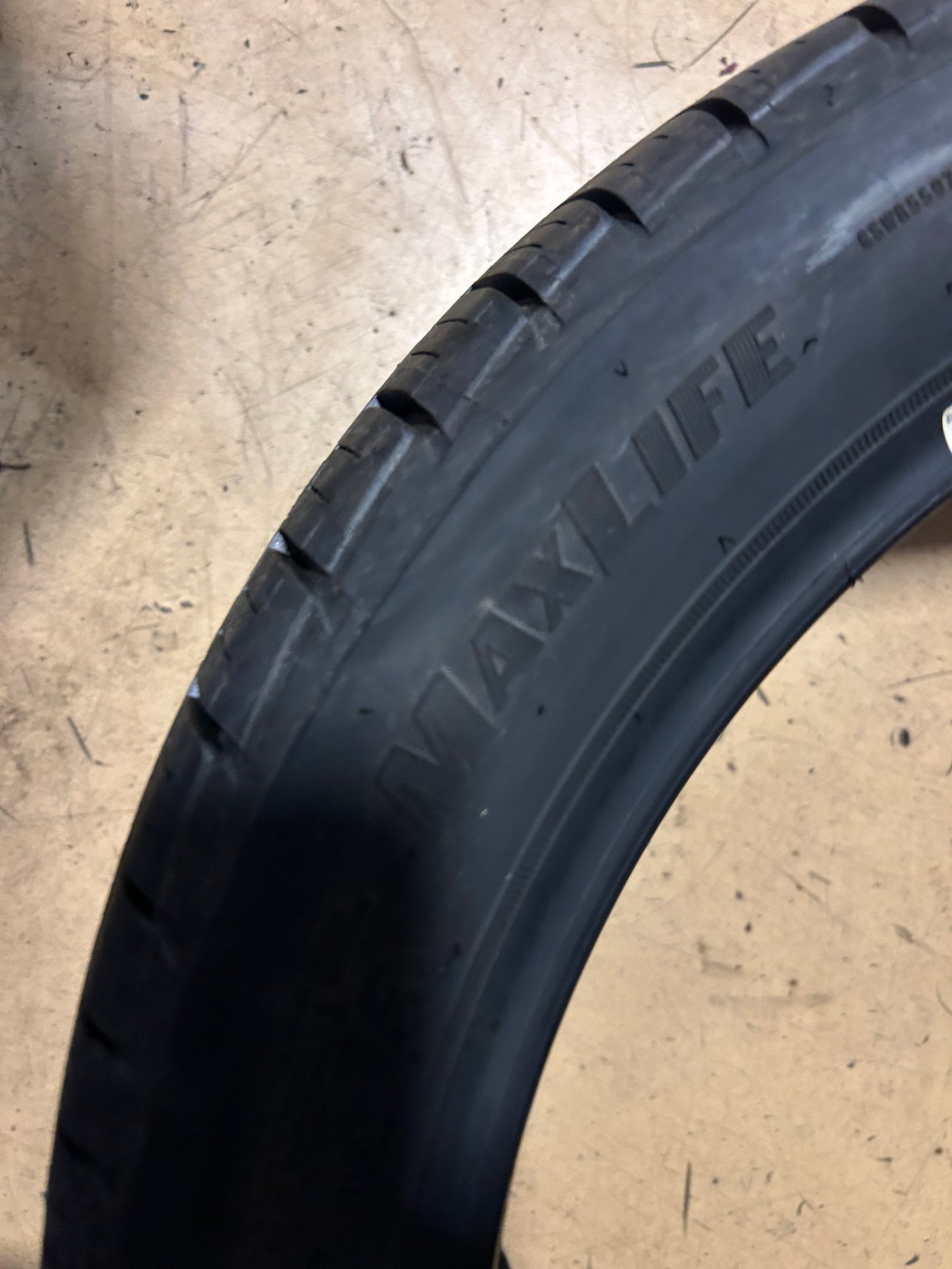 GOODYEAR ASSURANCE MAXLIFE BSW P 235 45 19 95H ALL SEASON TIRE 110931545