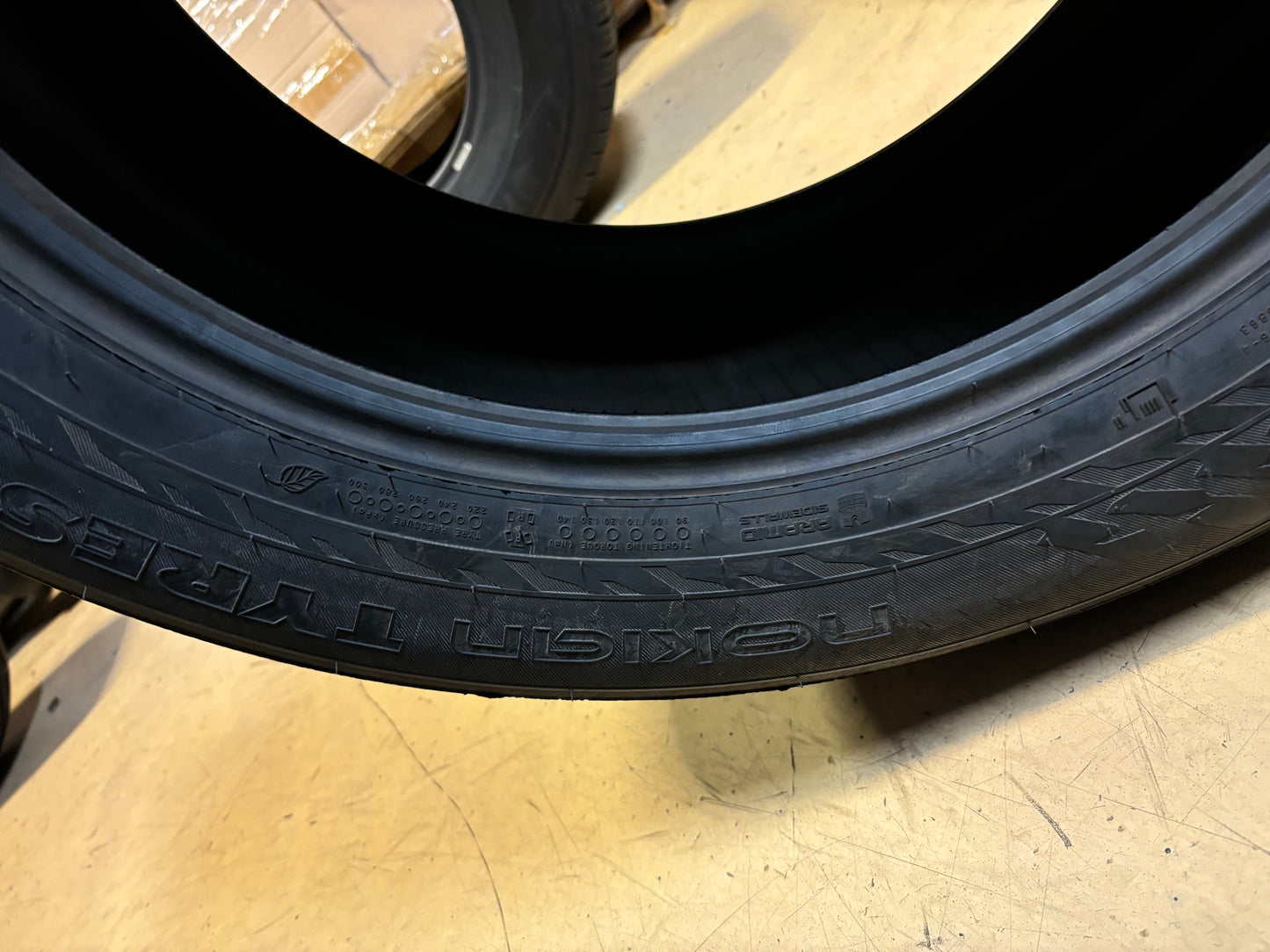 NOKIAN HAKKAPELIITTA 9 SUV STUDDED P 275 55 20 117T XL SNOW WINTER TIRE TS32260