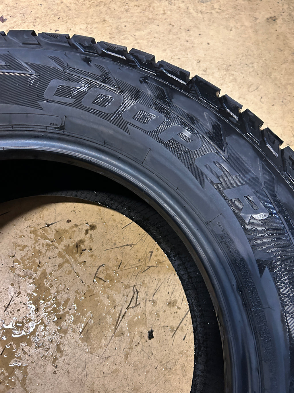 COOPER DISCOVERER ALL-TERRAIN BSW P 265 65 18 114T  TIRE 171158017