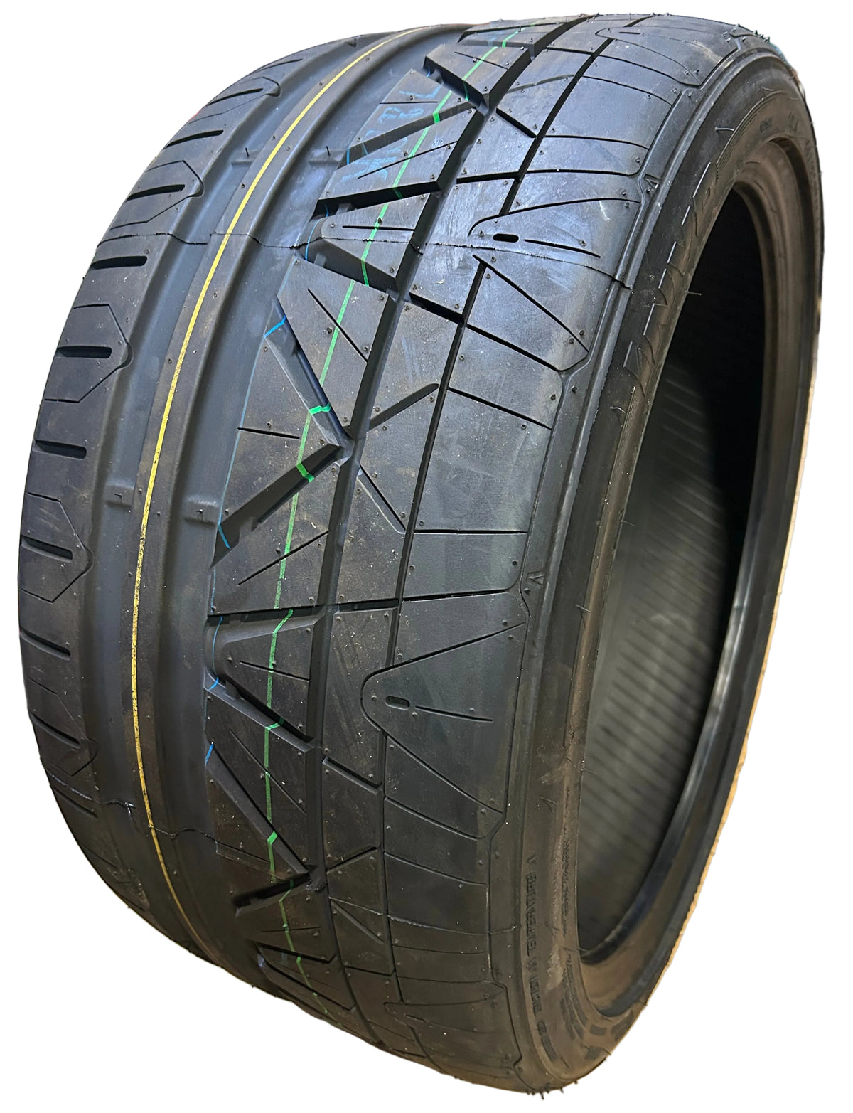 NITTO INVO BSW P 285 30 19 98W XL UHP SUMMER TIRE 203220