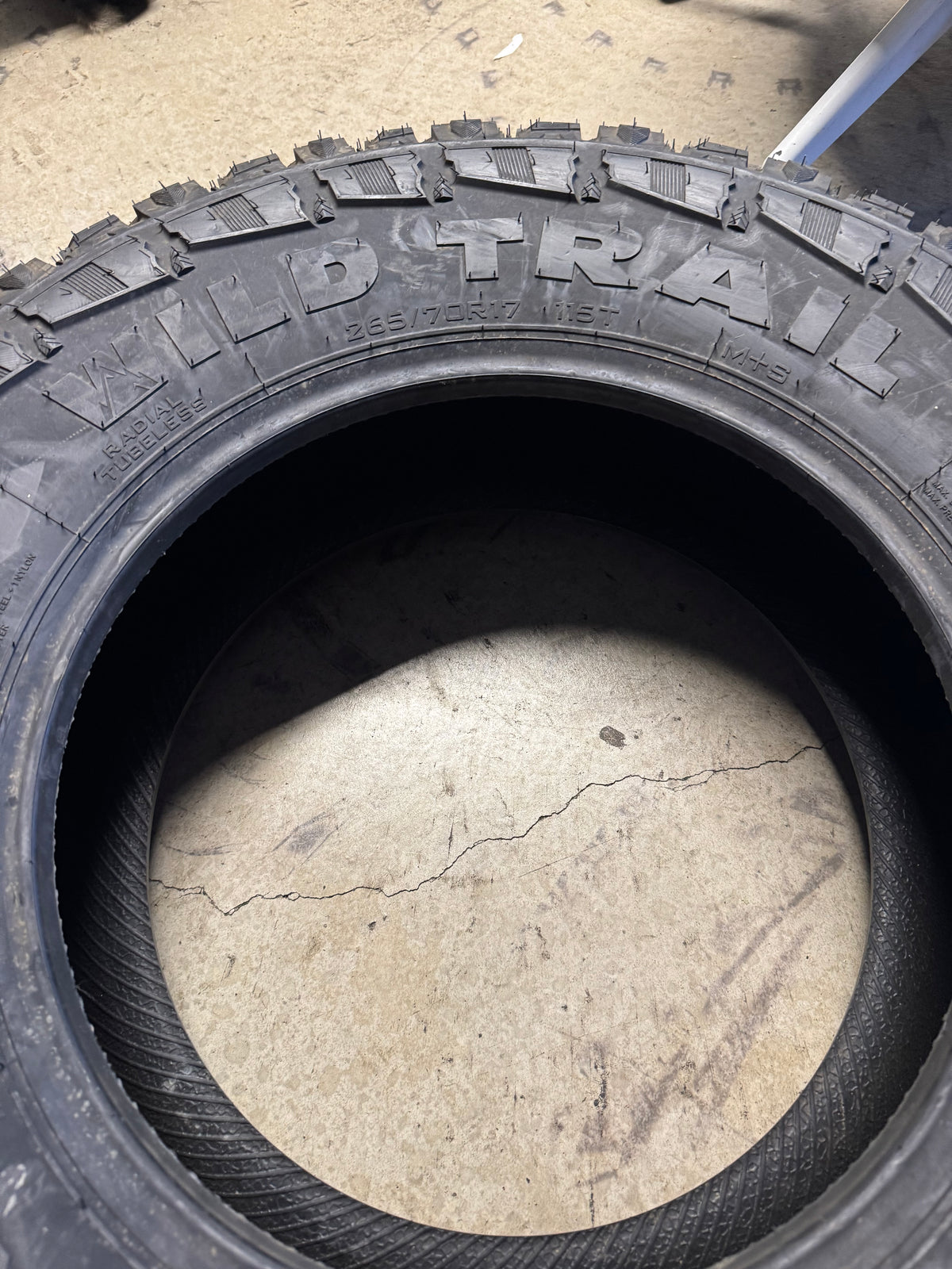 NOS WILD TRAIL ALL TERRAIN XT BSW P 265 70 17 115T ALL TERRAIN TIRE WTA87