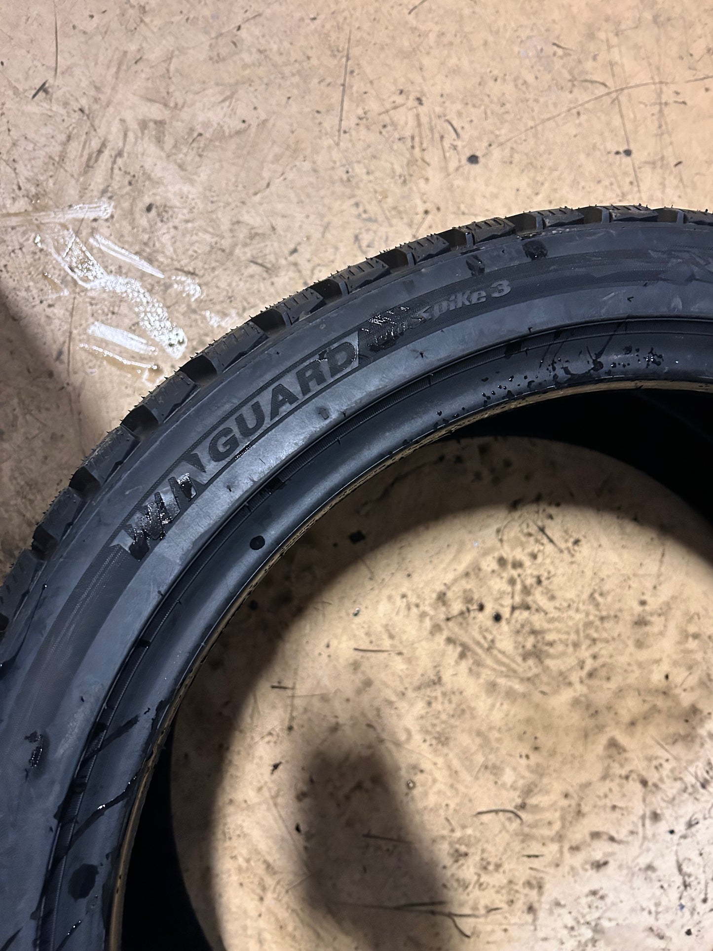 NEXEN WINGUARD WINSPIKE 3 BSW P 235 40 18 95T XL WINTER TIRE 18419NXK