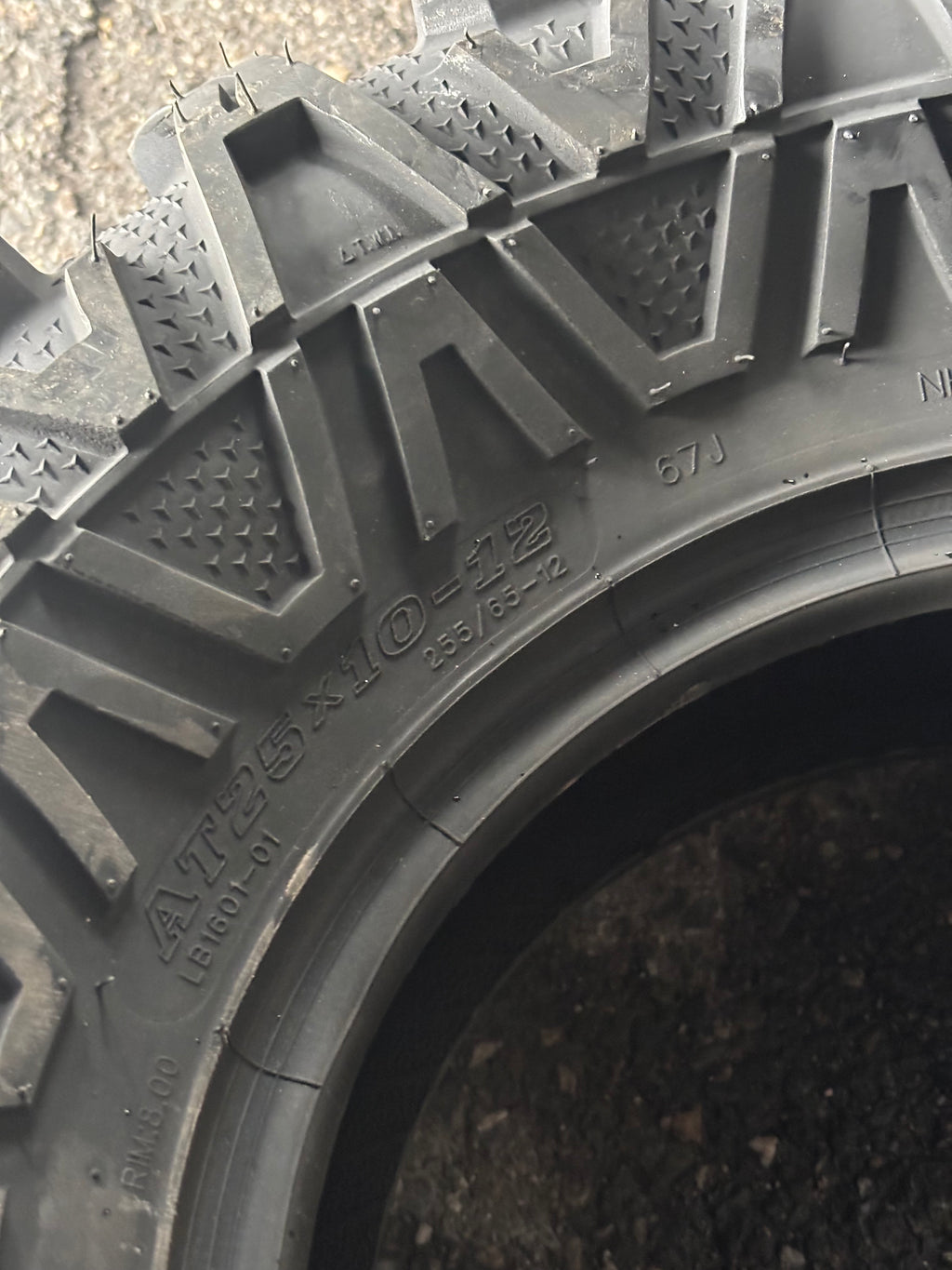 FREECOUNTRY LB1601 BSW AT 25 10 12 8PLY TIRE 10343