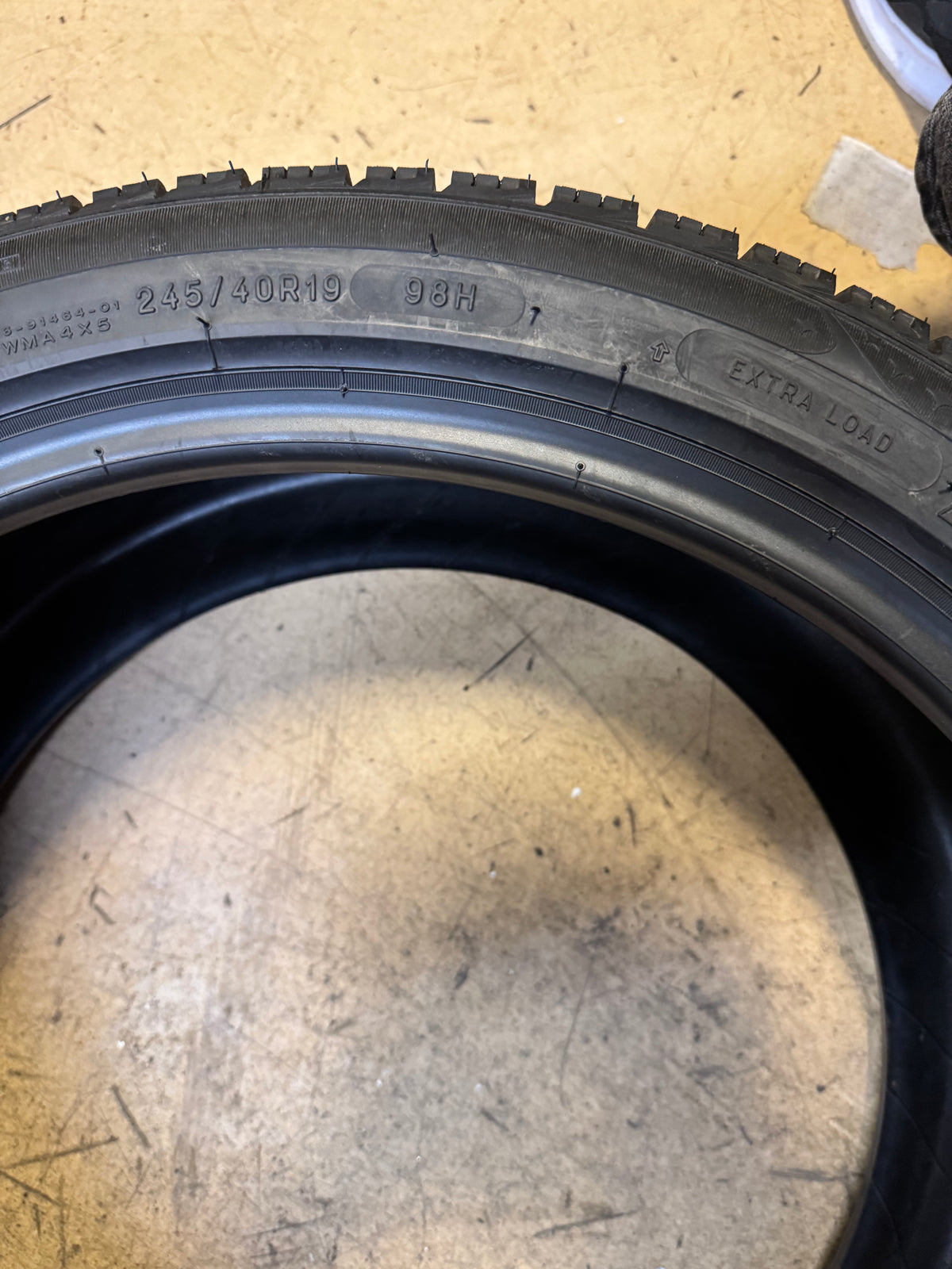 2 NOS MICHELIN X-ICE XI 3 BSW P 245 40 19 98H XL WINTER TIRE 34197