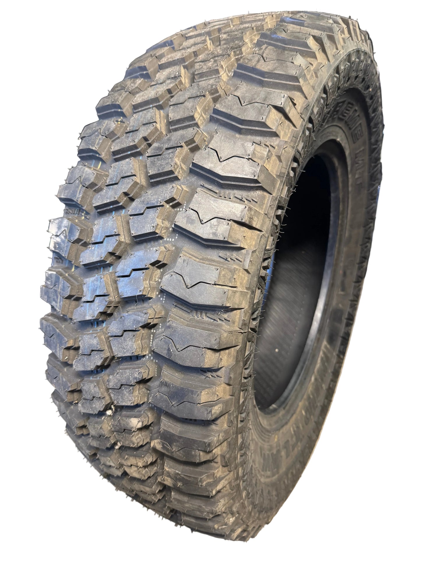 NOS MUD CLAW EXTREME MT BSW LT 37 12.5 20 126Q 10PLY MUD TERRAIN TIRE MCX98