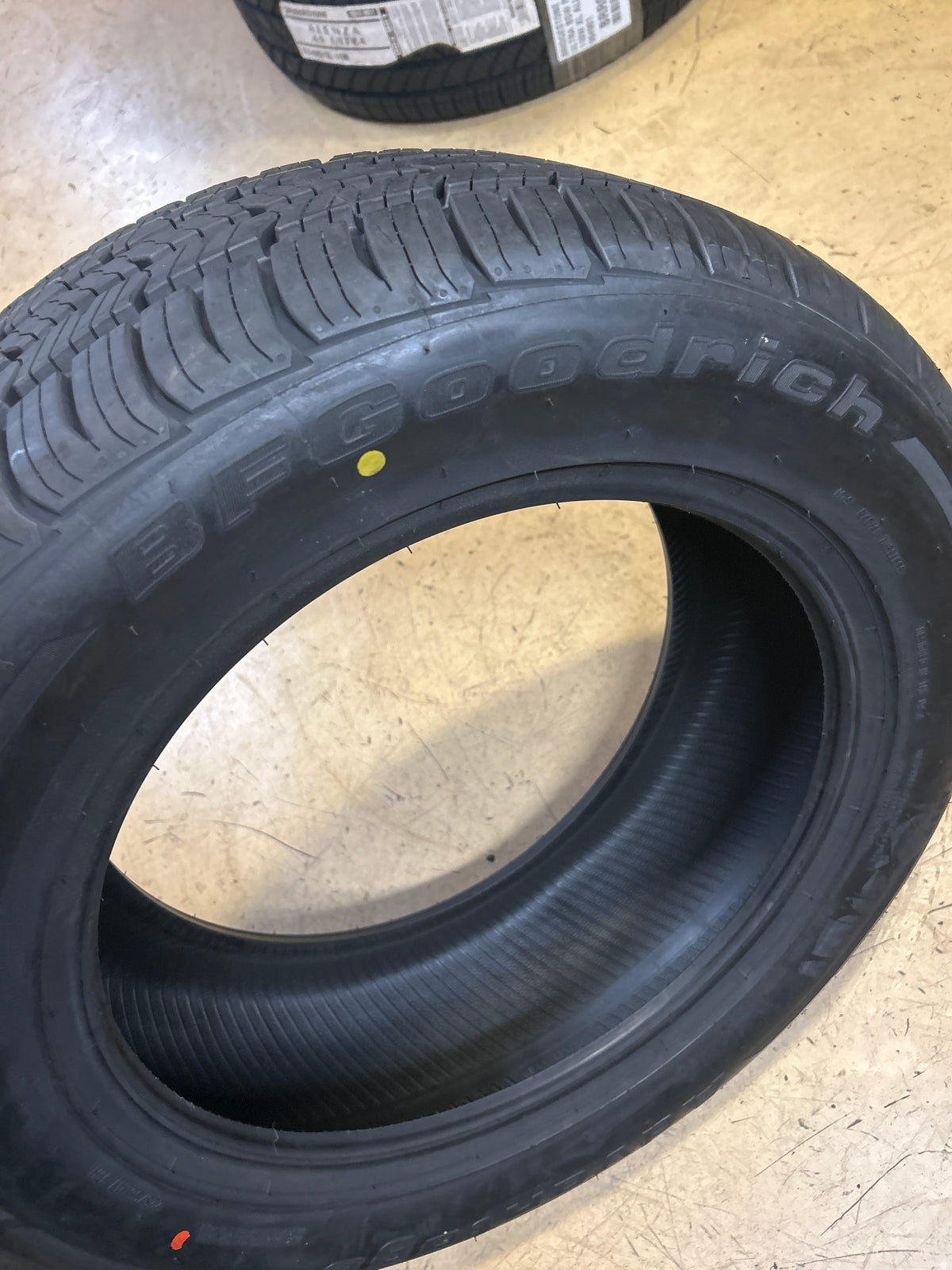 BFGOODRICH ADVANTAGE CONTROL A/S BSW P 225 55  17 97H ALL SEASON TIRE 63154