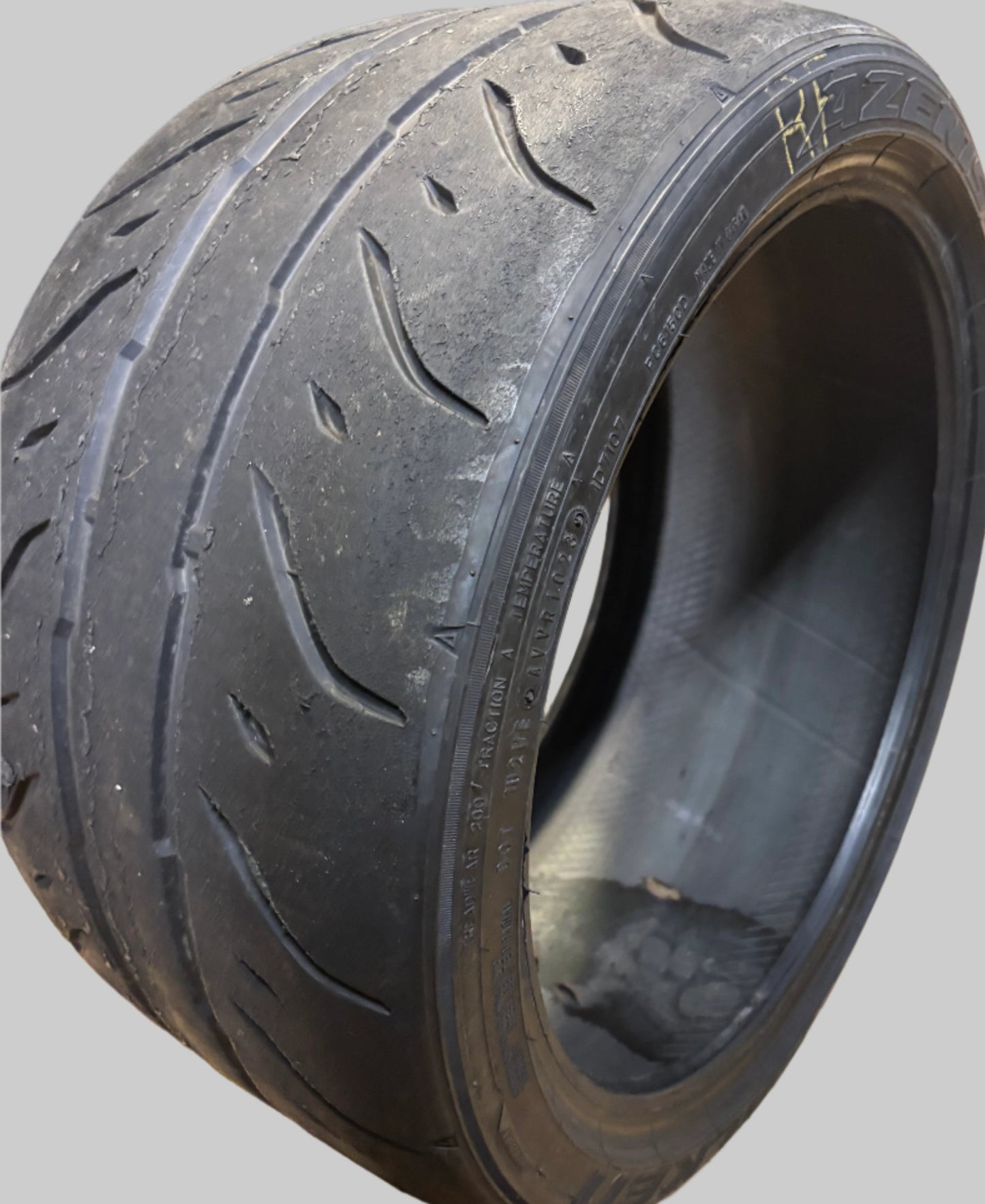 USED DTO FALKEN AZENIS RT660 P 285 30 18 93W SL ULTRA HIGH PERFORMANCE TIRE 28677420