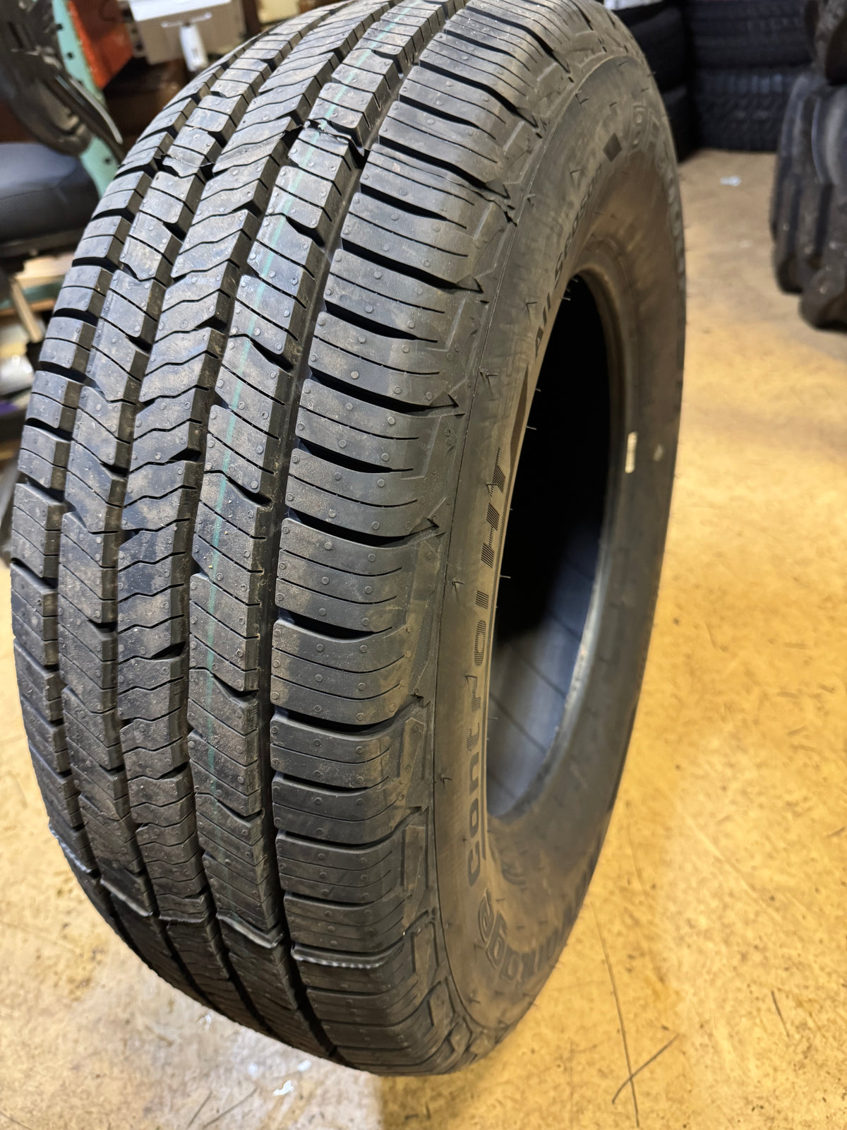 BFGOODRICH ADVANTAGE CONTROL HT BSW P  255 70 17 112T ALL SEASON TIRE 51850