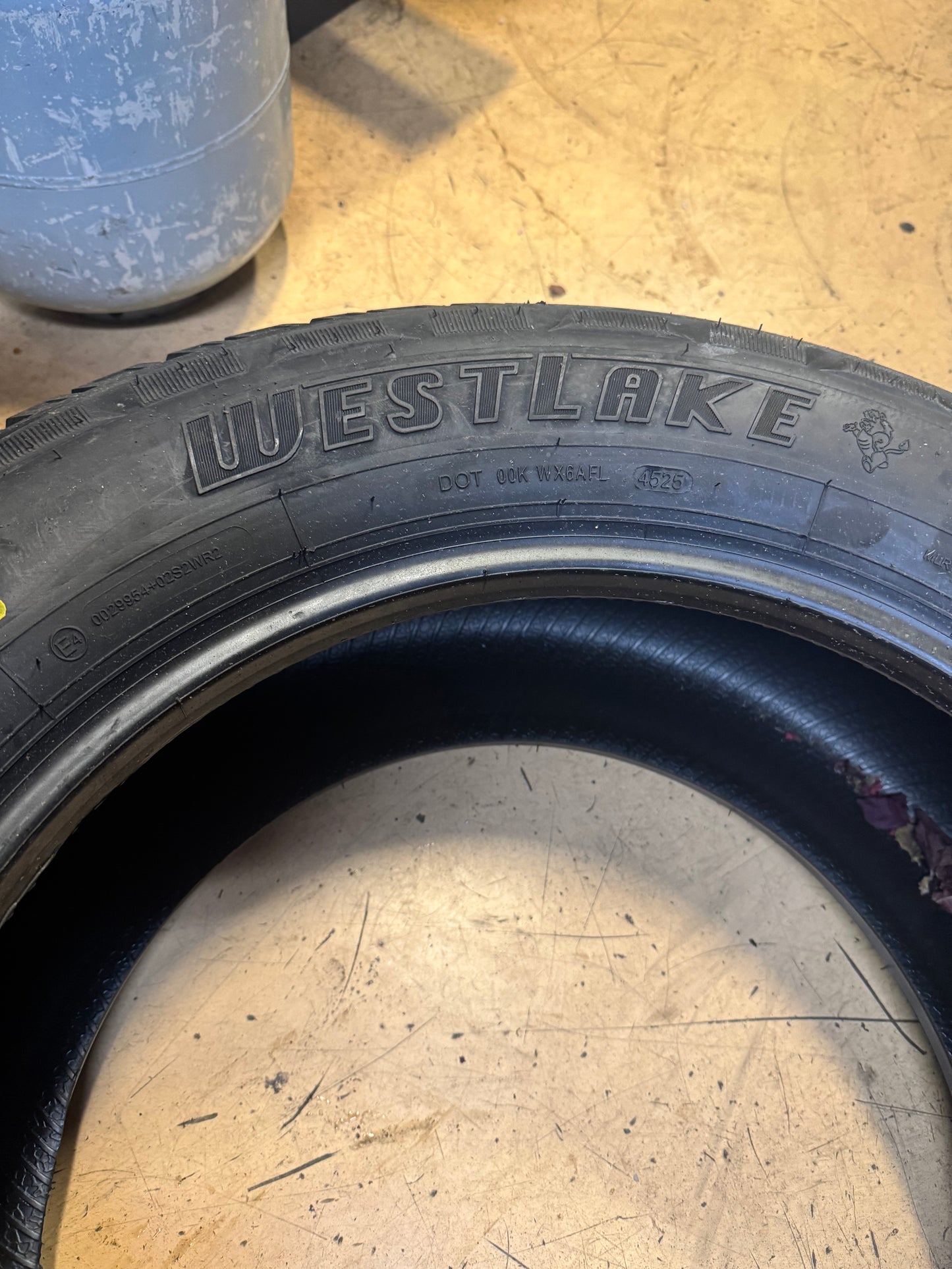 WESTLAKE RADIAL SL369 A/T LT 305 55 20 121/118R LRE 10PLY TIRE 22789701
