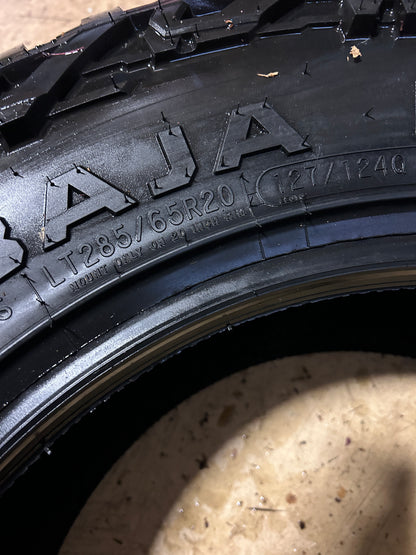 MICKEY THOMPSON BAJA BOSS A/T LT 285 65 20 127/124Q ALL TERRAIN TIRE 331032001