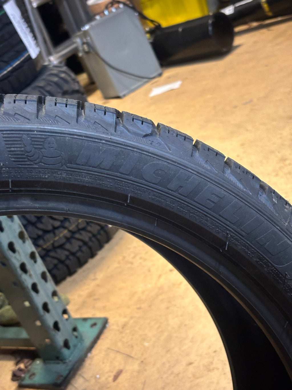 4 MICHELIN X-ICE SNOW P 255 40 20 101H XL SNOW WINTER TIRE 13921