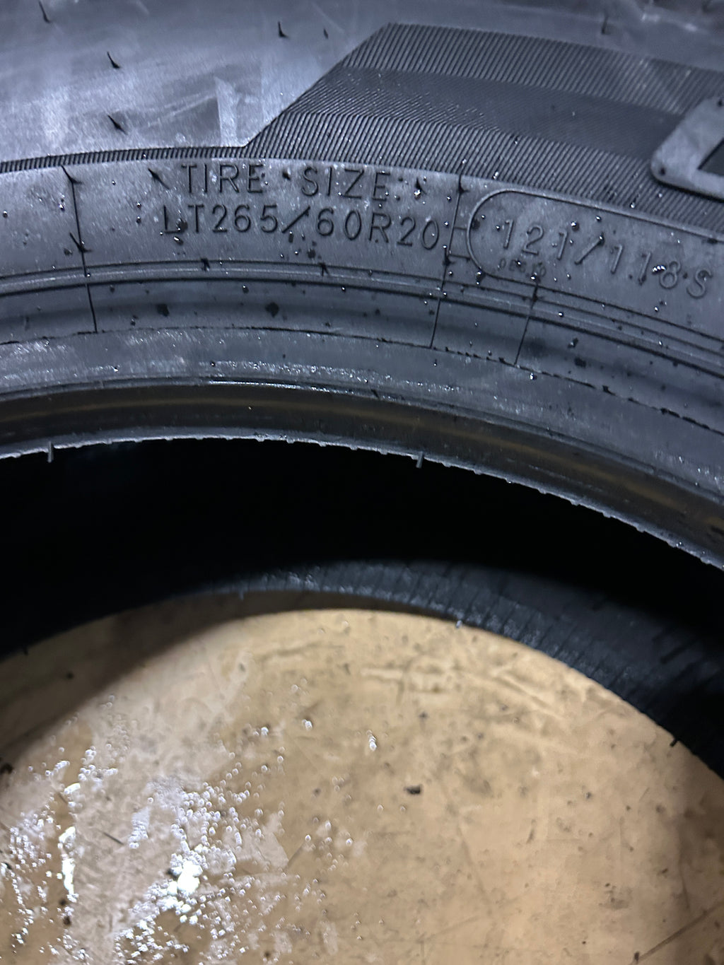 COOPER DISCOVERER STRONGHOLD AT BSW LT 265 60 20 121/118S 10PLY TIRE 170301048