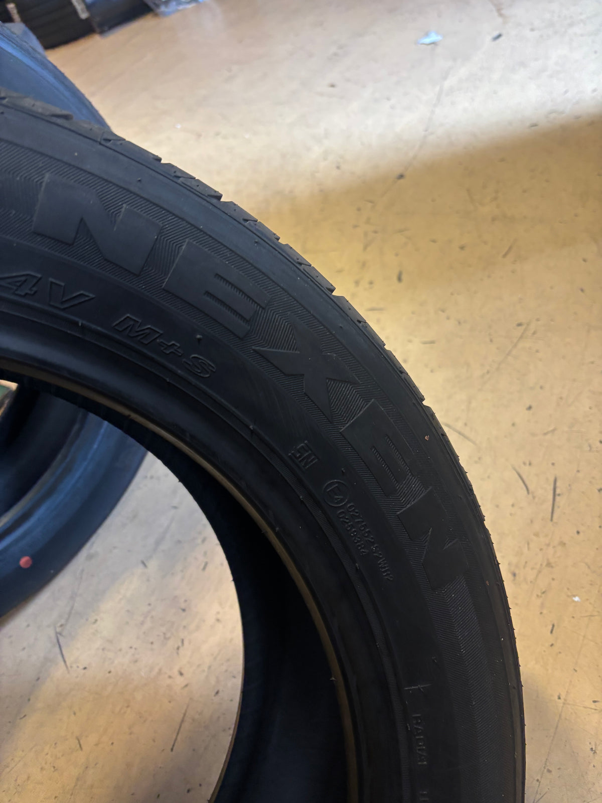 NEXEN CP672 BSW P 215 55 17 94V ALL SEASON TIRE 12945NXK