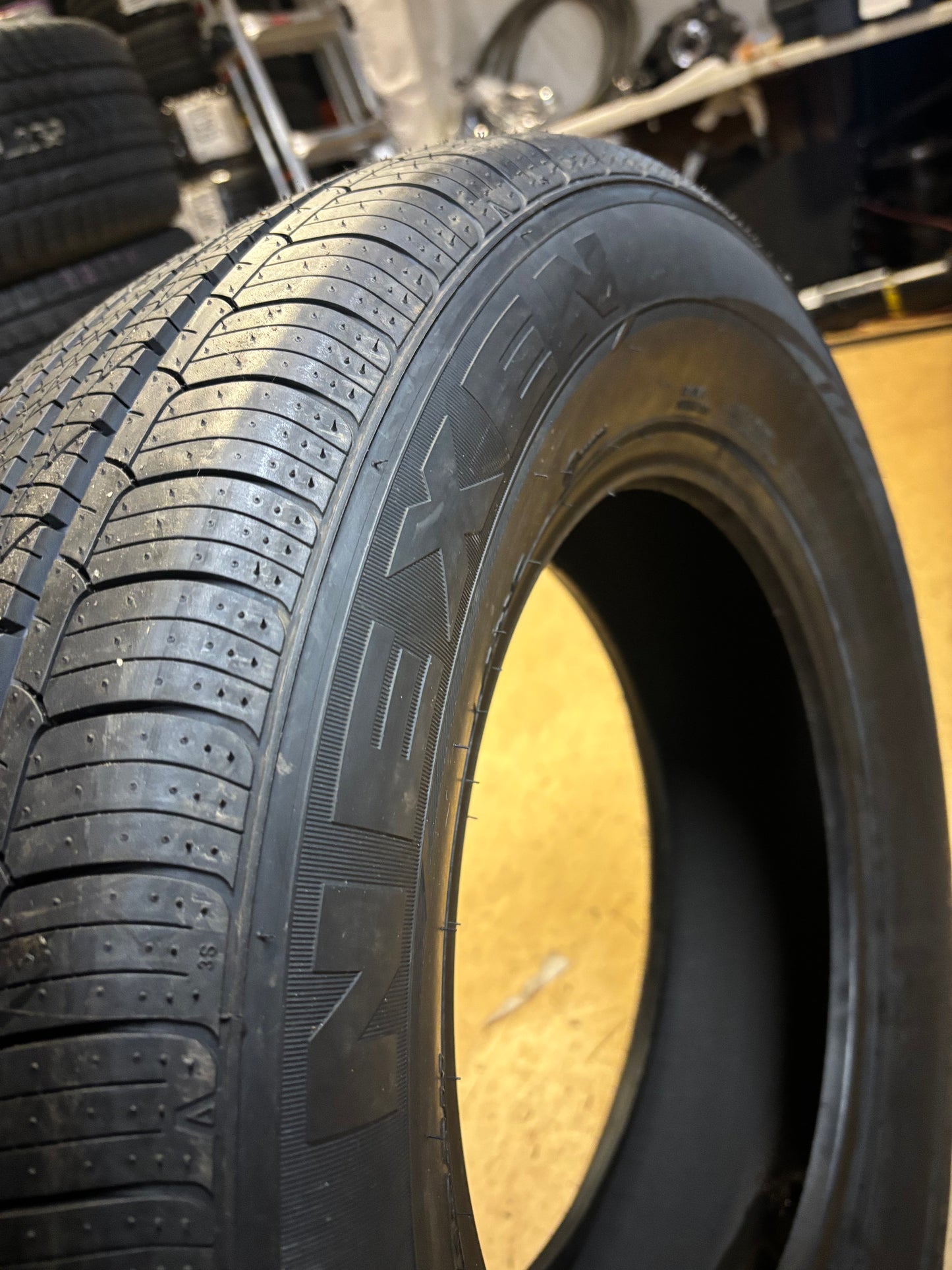 NEXEN N PRIZ AH8 P 225 65 16 100H SL ALL SEASON TIRE 15118NXK