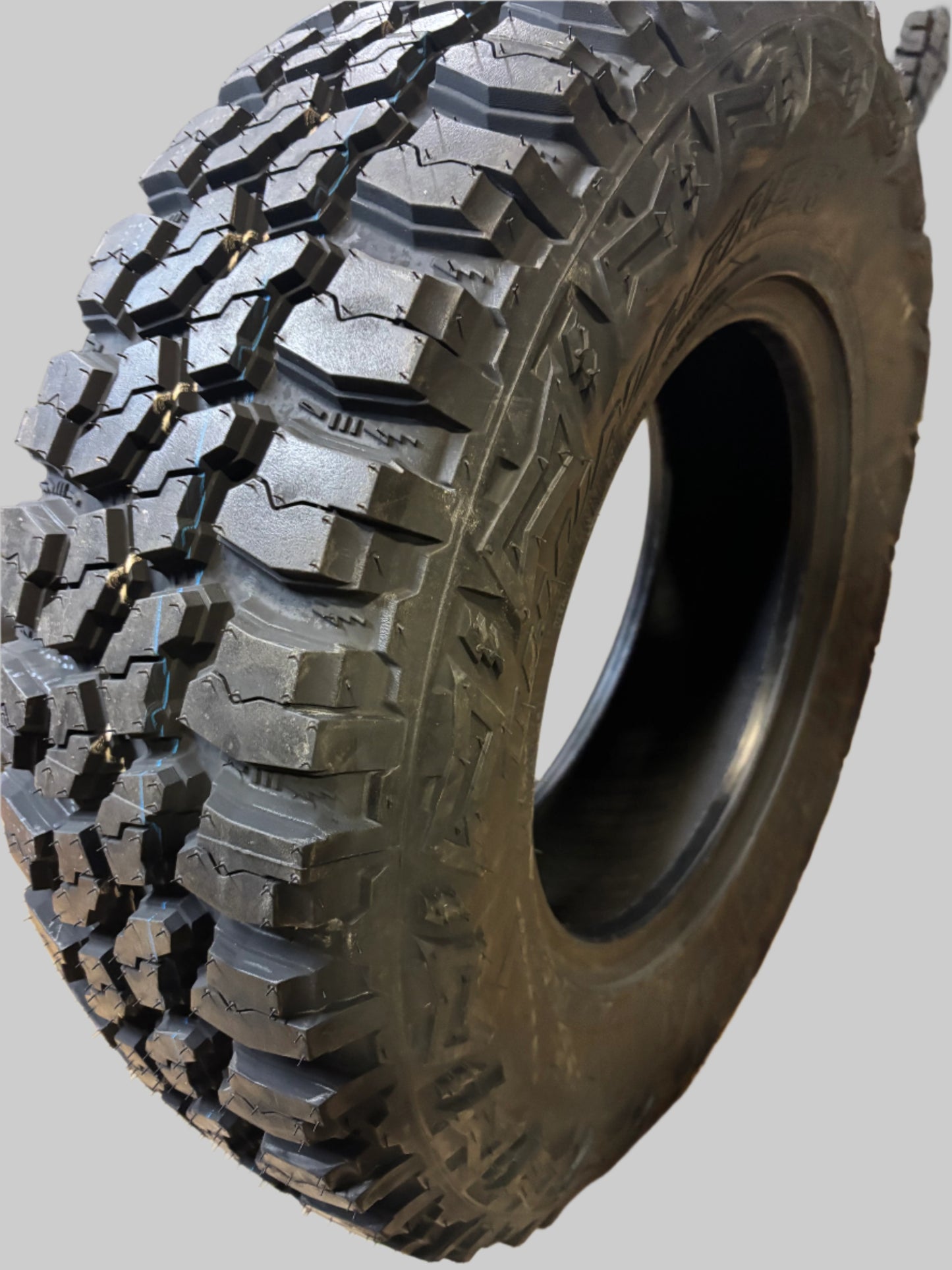 THUNDERER TRAC GRIP M/T R408 BSW LT 235 75 15 104/101Q LRC 6 PLY MUD TERRAIN TIRE TH2467