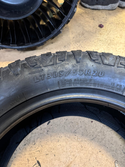 BLACKHAWK RIDGECRAWLER R/T BSW LT 305 55 20 125/122Q 12PLY RUGGED TERRAIN TIRE 1600461K