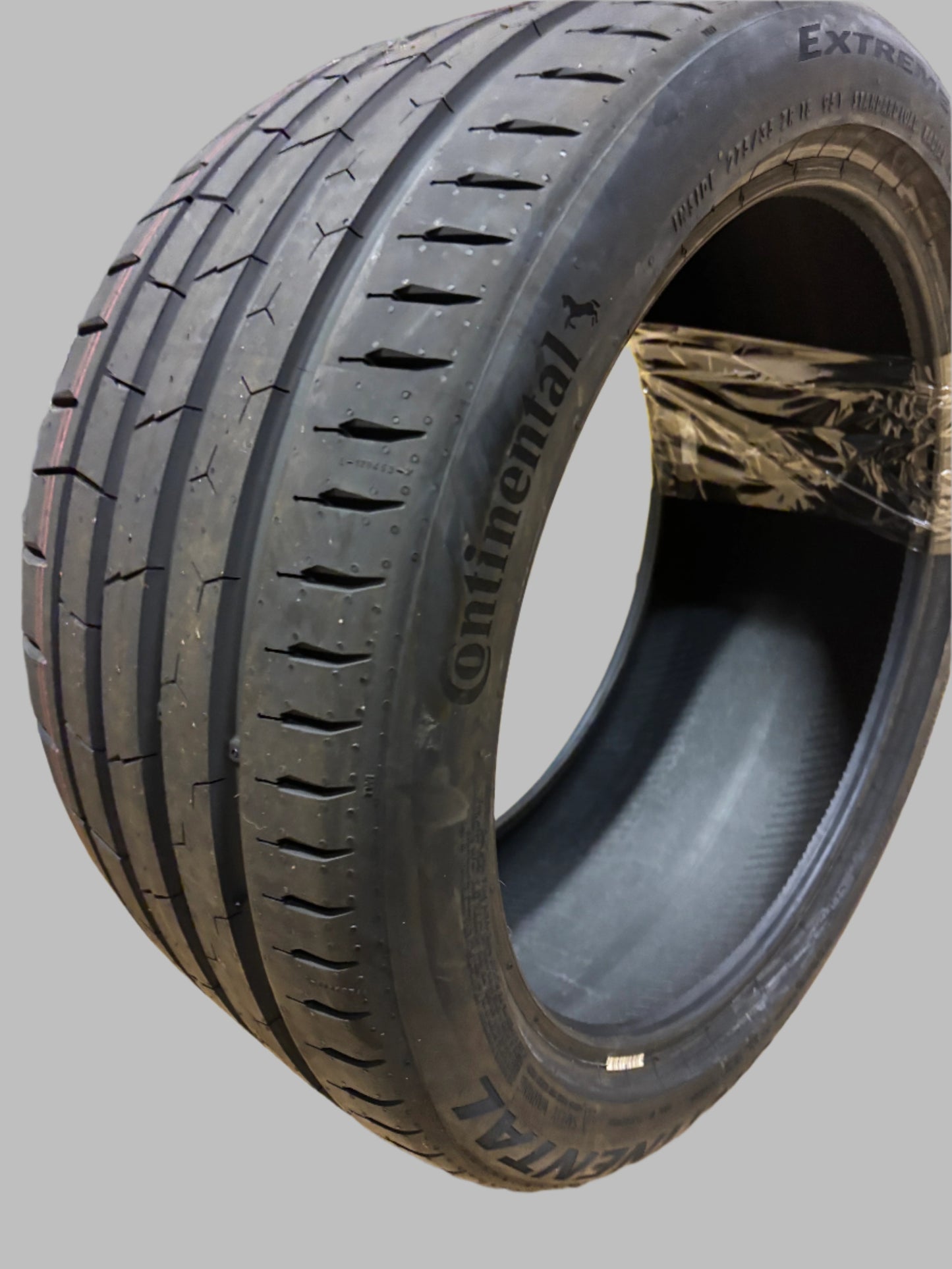CONTINENTAL EXTREMECONTACT SPORT 02 P 275 35 18 95Y SL UHP TIRE 03125210000