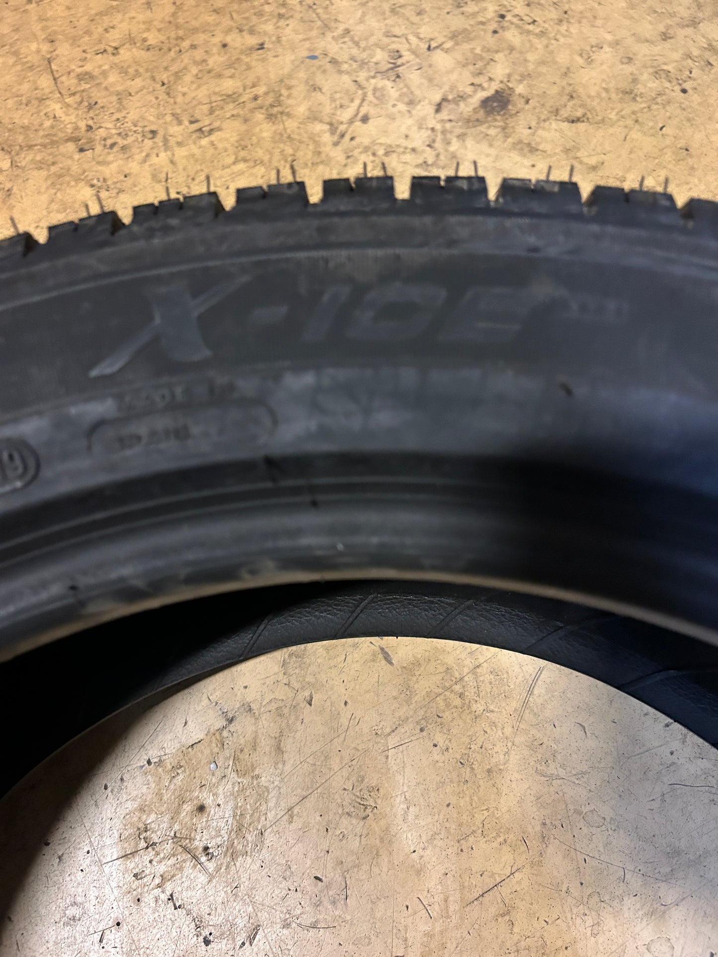 2 NOS MICHELIN X-ICE XI3 BSW P 215 55 18 99H XL WINTER TIRE 56478