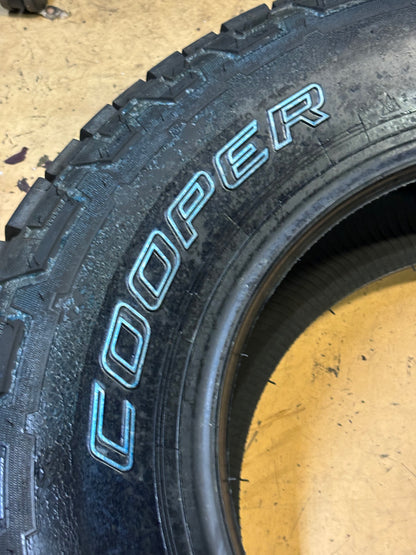 COOPER DISCOVERER A/T3 LT RWL LT 265 70 17 112/109S LRC 6PLY ALL TERRAIN TIRE 170001001