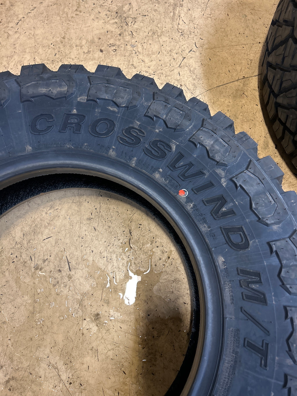 2 LINGLONG CROSSWIND M/T BSW LT 235 80 17 120/117Q  TIRE 221007513