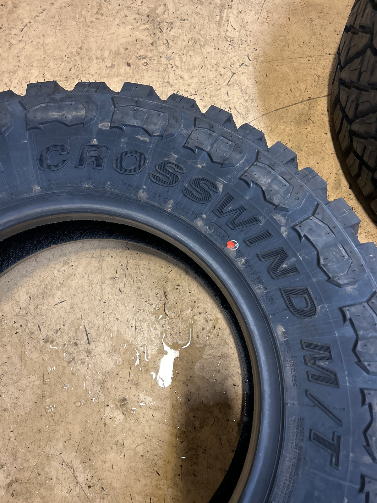 2 LINGLONG CROSSWIND M/T BSW LT 235 80 17 120/117Q  TIRE 221007513