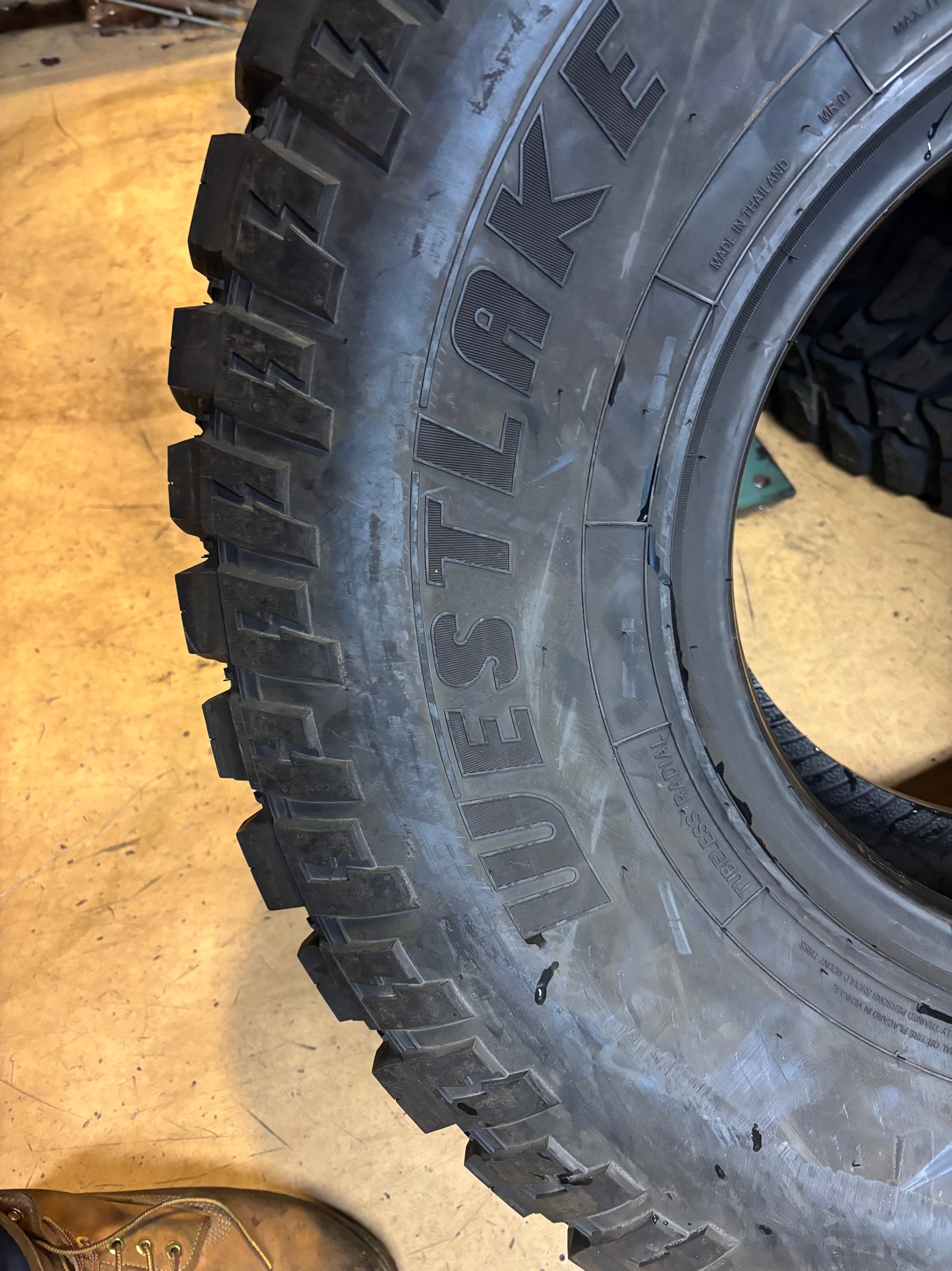 WESTLAKE SL376 M/T BSW LT 35 12.5 15 113Q LRC 6PLY MUD TERRAIN TIRE 22228504