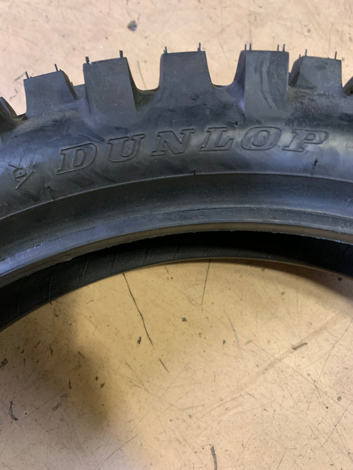 DUNLOP SPORTS D952 BSW  120 90 19 66M REAR MOTORCYCLE TIRE 45174552