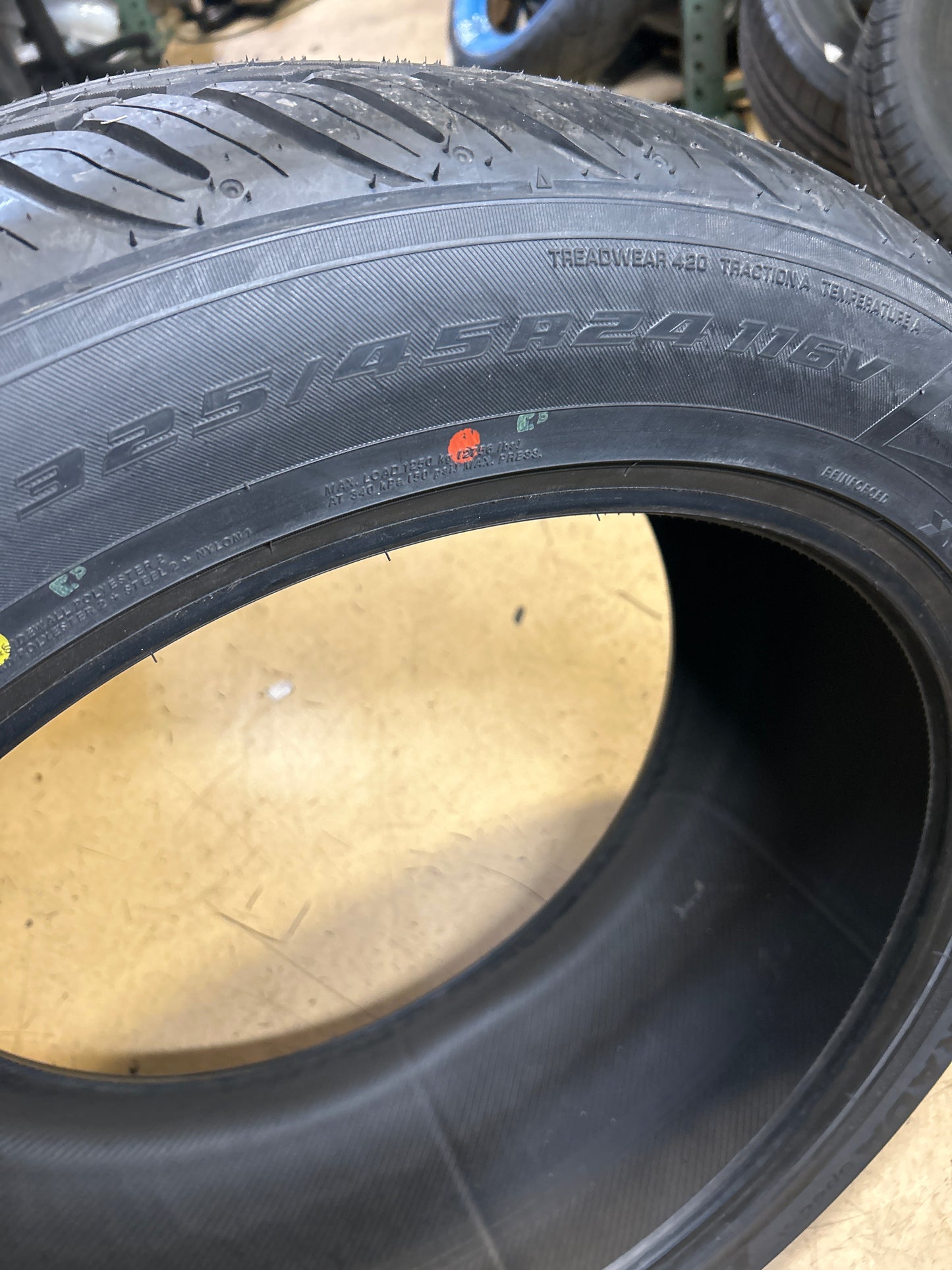 YOKOHAMA PARADA SPEC-X BSW P325 45 24 116V ALL SEASON TIRE 110100243
