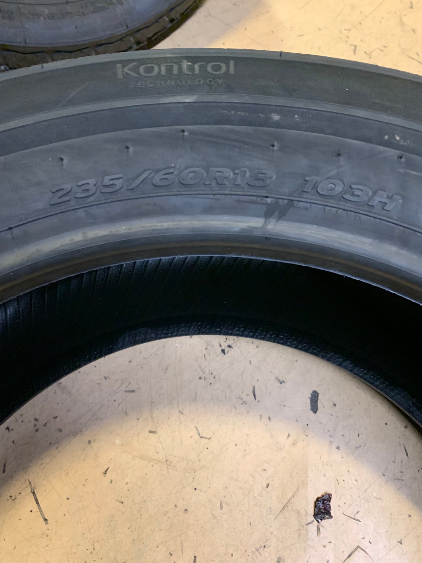 HANKOOK KINERGY GT BSW P 235 60 18 103H ALL SEASON TIRE 1017534