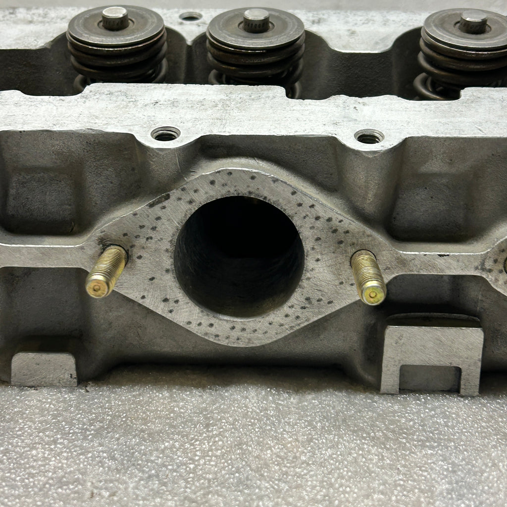 PORSCHE 928 S2 4.7L V8 CYLINDER HEAD MISSING PARTS 9281043483R