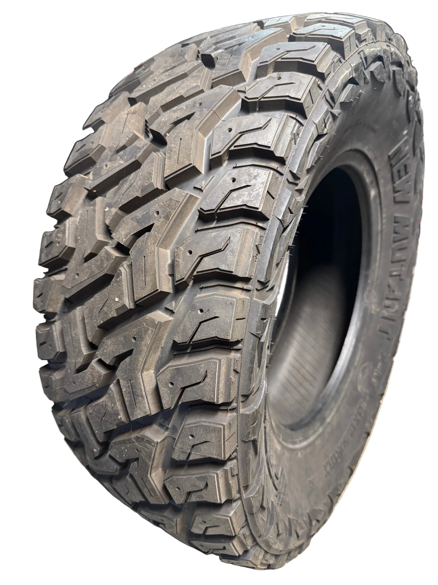 NOS PREDATOR  NEW MUTANT X-RT BSW LT 33 12.5 17 120Q 10PLY RUGGED TERRAIN TIRE PRXRT05