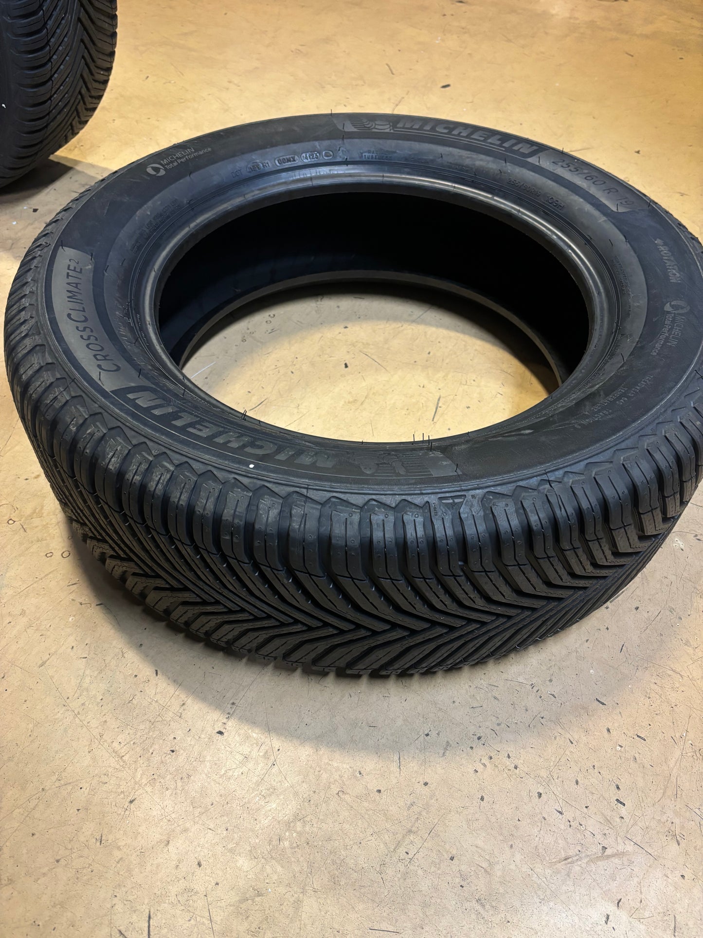 MICHELIN CROSSCLIMATE 2 P 255 60 19 109H SL ALL SEASON TIRE 52171