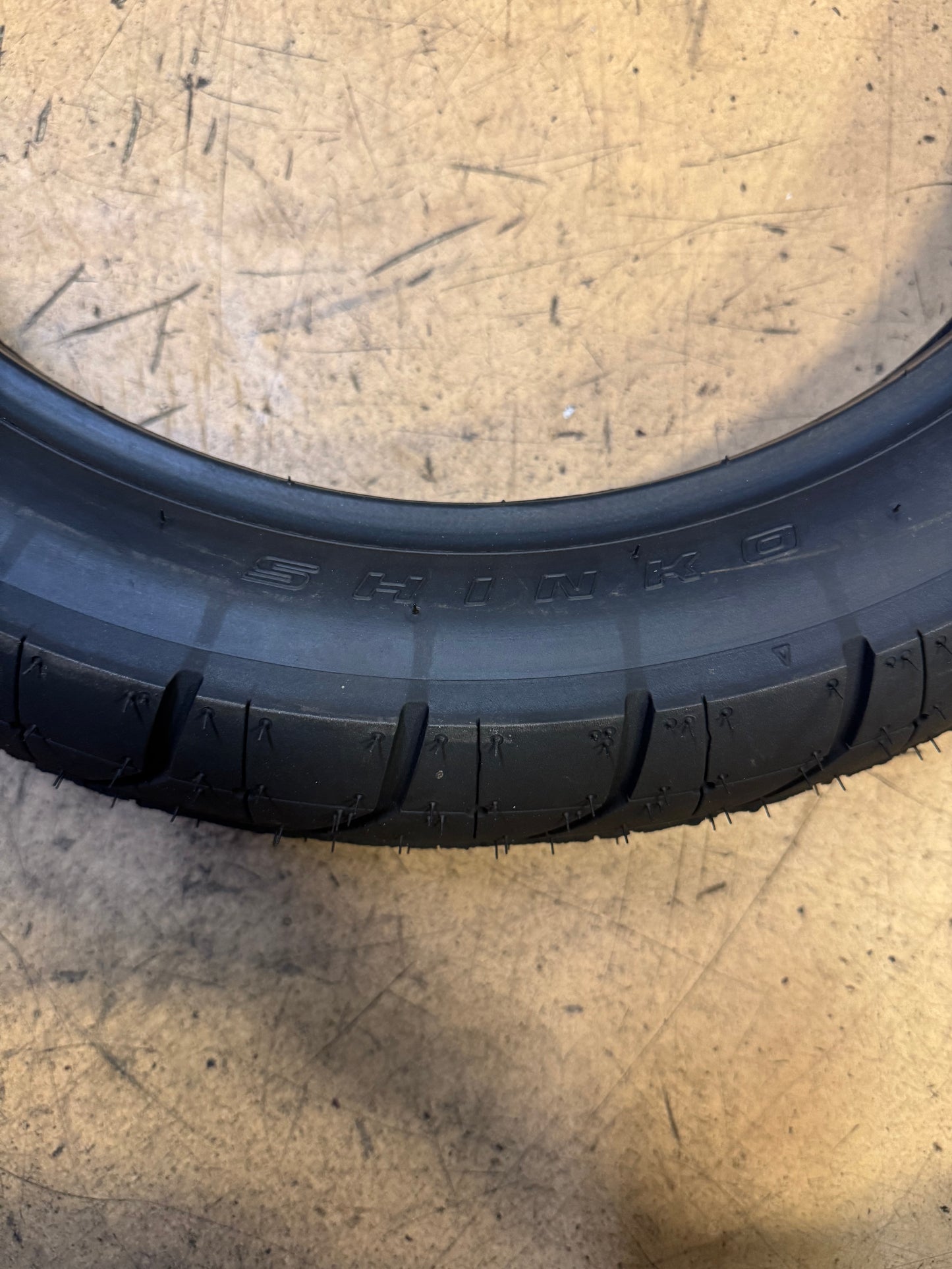 SHINKO 230 TOUR MASTER BSW 120 90 18 65V FRONT MOTORCYCLE TIRE 874164