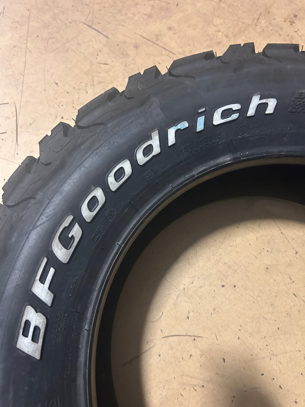 BFGOODRICH ALL-TERRAIN T/A KO3 RWL LT 235 65 17 109/105S   TIRE 45926