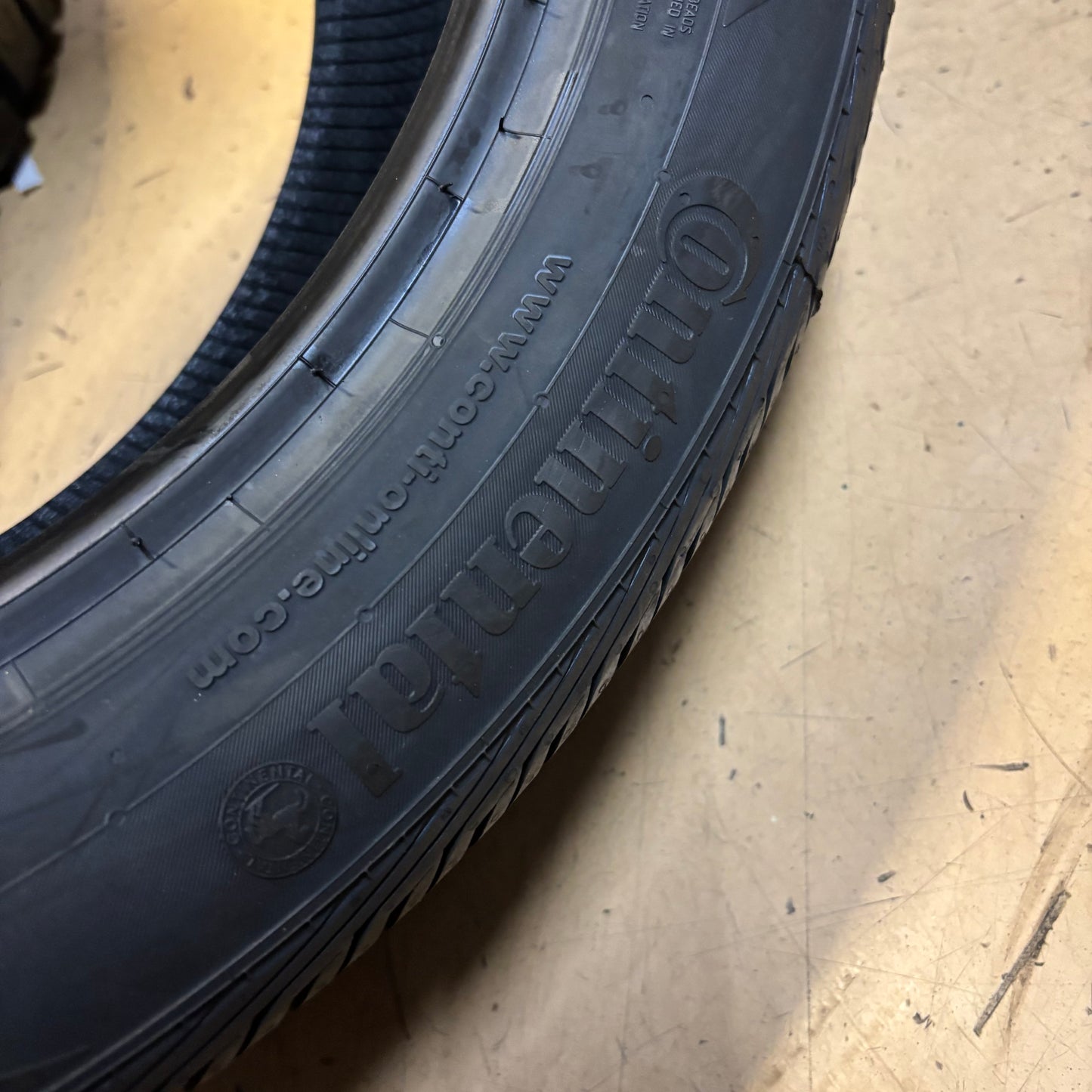 NOS CONTINENTAL CONTIPROCONTACT SSR BMW RSC P 245 45 18 100V TIRE 03503180000
