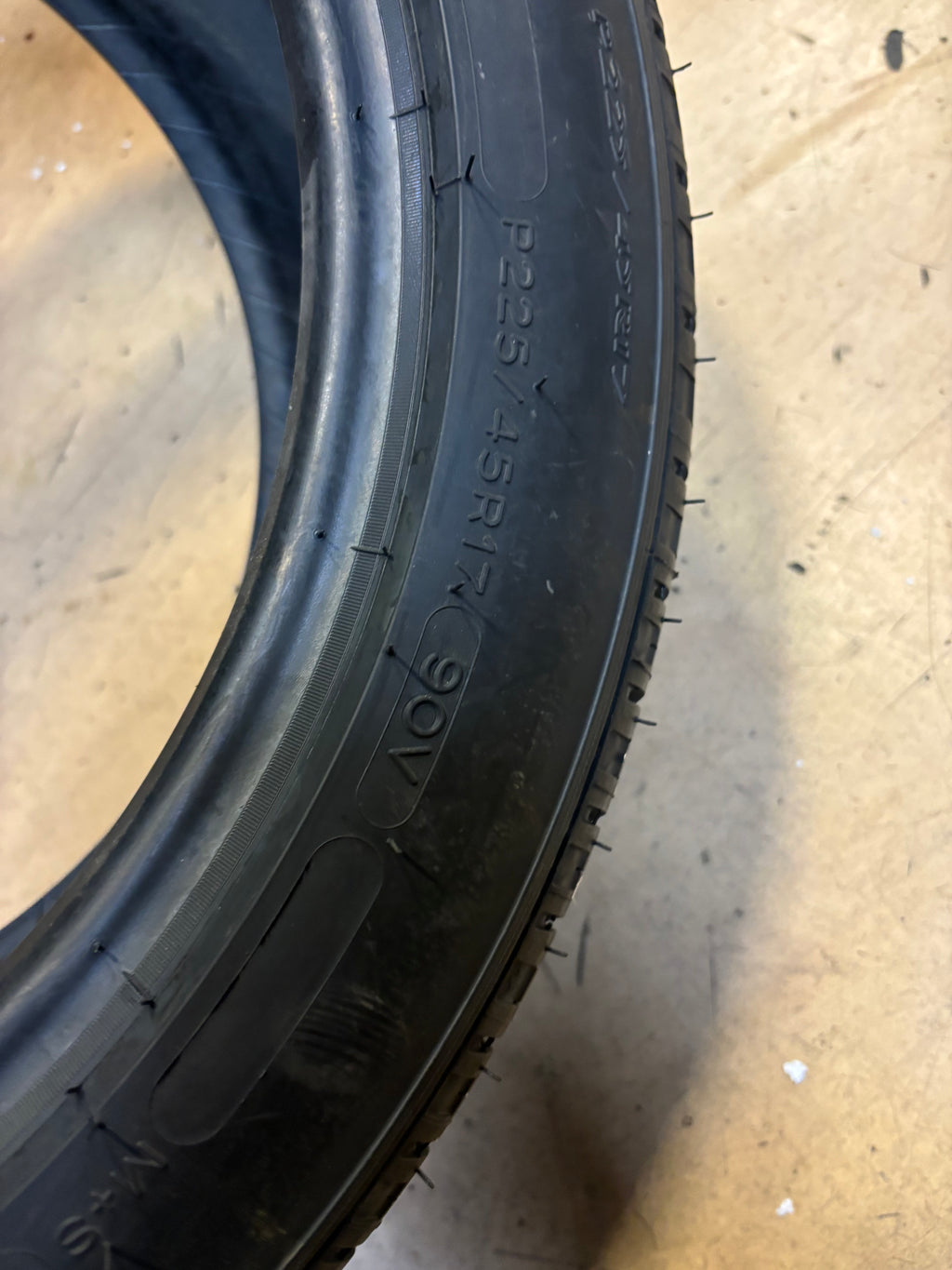 MICHELIN PRIMACY MXM4 ZP RUN FLAT P 225 45 17 90V ALL SEASON TIRE 32346