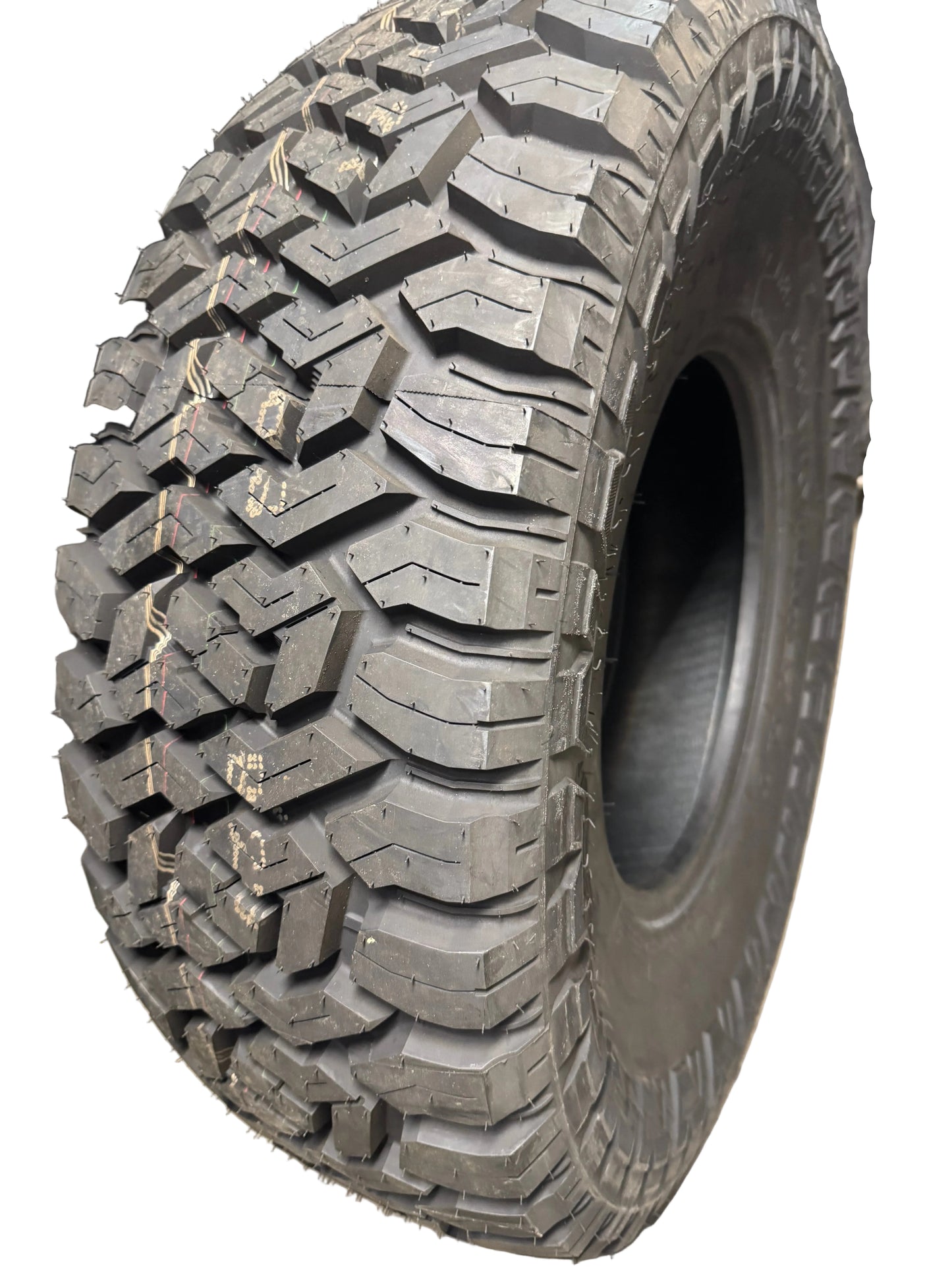 FURY COUNTRY HUNTER R/T BSW LT 37 12.5 17 124Q 8PLY RUGGED TERRAIN TIRE RT37125017A