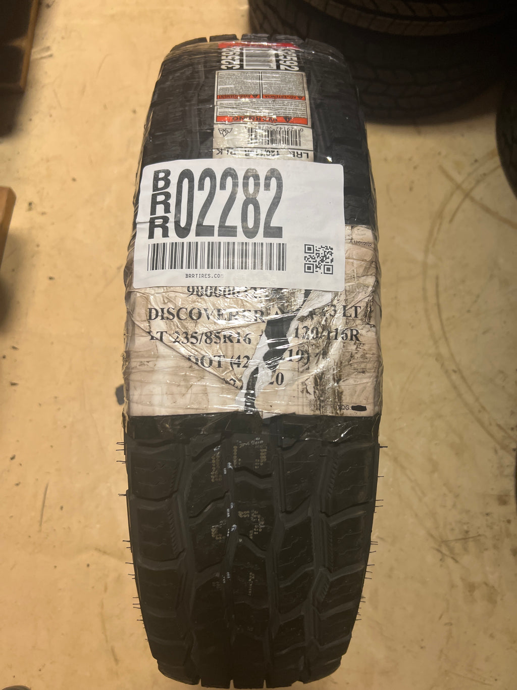 NEW OLD STOCK COOPER DISCOVERER AT3 LT  LT 235 85 16 120/116R LRE 10PLY ALL SEASON  90000032592