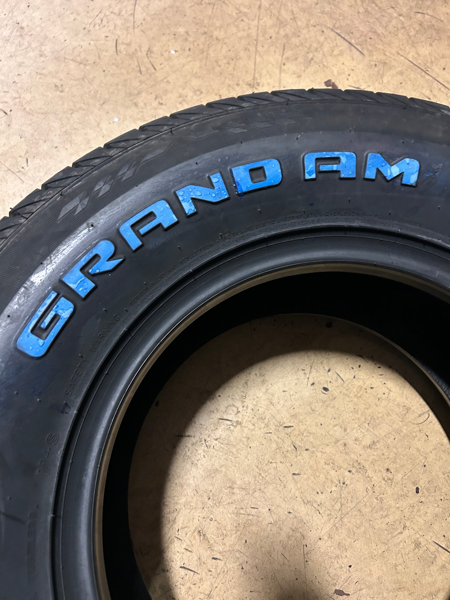 2 VENOM POWER GRAND AM RWL P 275 60 15 107T ALL SEASON TIRE VPGAM02