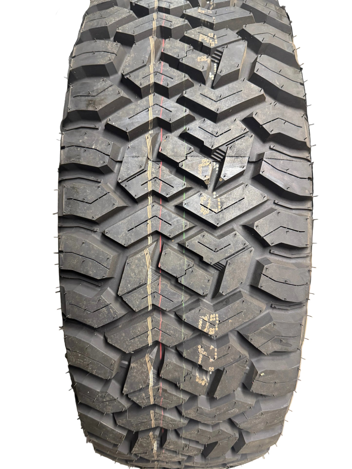 FURY COUNTRY HUNTER R/T BSW LT 37 12.5 17 124Q 8PLY RUGGED TERRAIN TIRE RT37125017A