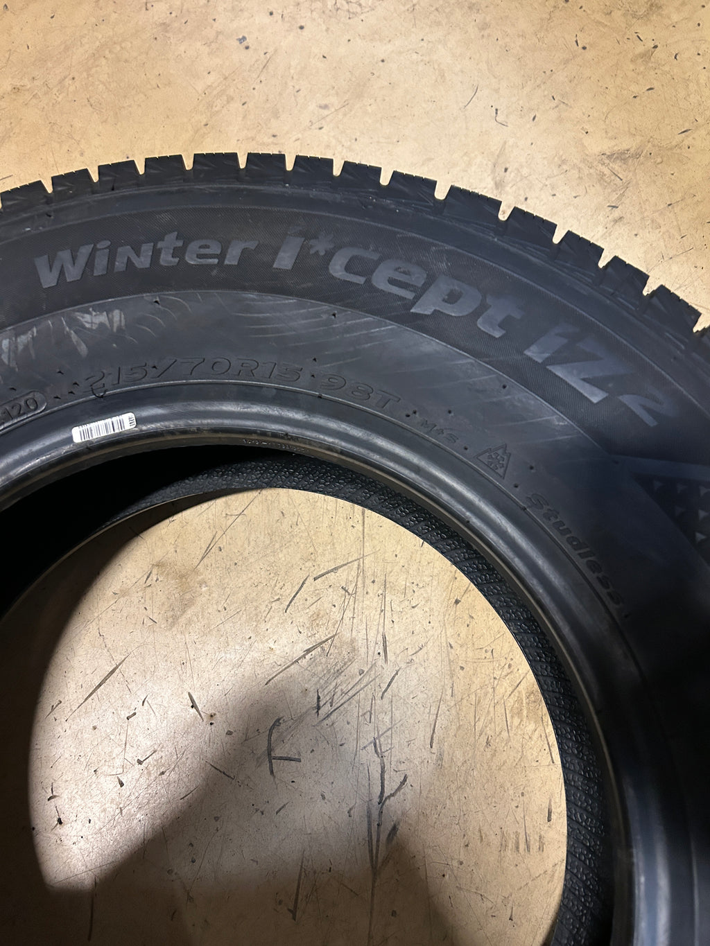 NOS HANKOOK WINTER ICEPT IZ2 BSW P 215 70 15 98T WINTER TIRE 1020114