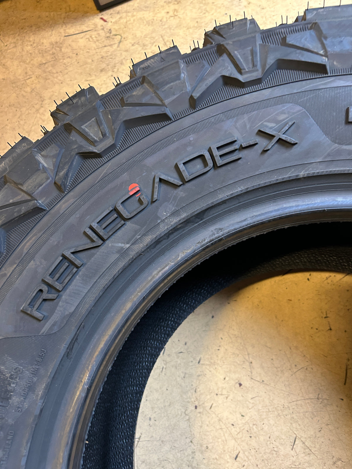 RADAR RENEGADE-X BSW LT 295 70 17 128/125Q 10PLY MUD TIRE RACSTH0090