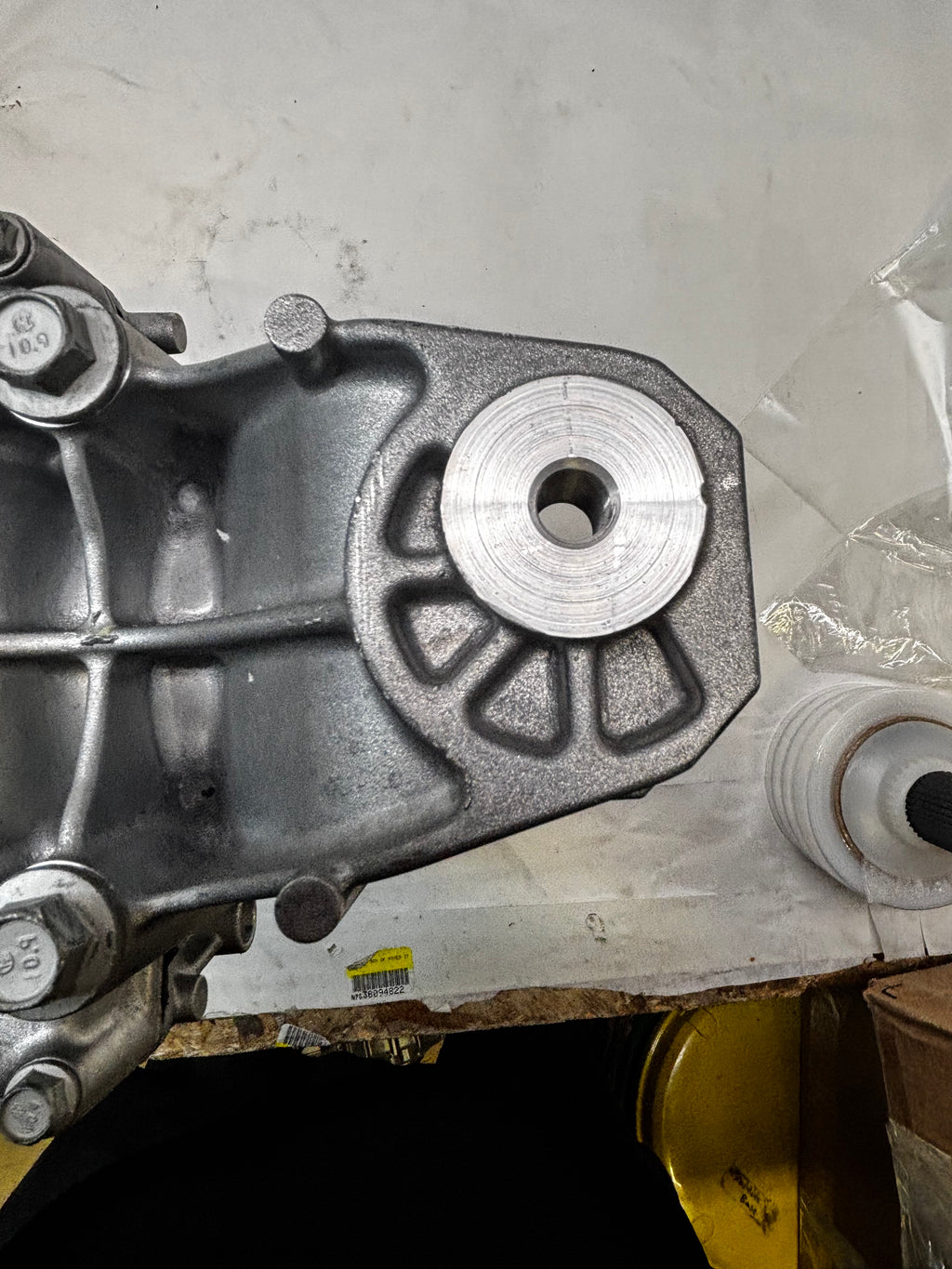 GENUINE MOPAR REAR AXLE DIFFERENTIAL 2014-2024 JEEP 68378937AB