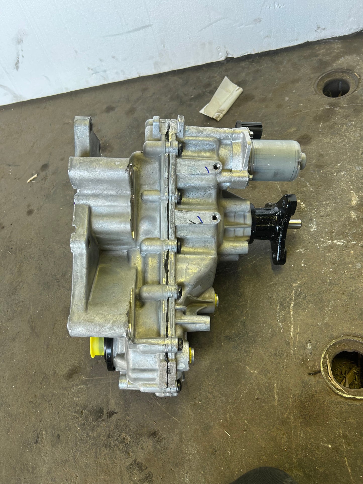 OEM LINCOLN, FORD AVIATOR, EXPLORER TRANSFER CASE ASSEMBLY  L1MZ-7A195-A