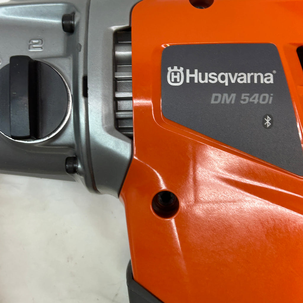 HUSQVARNA CORDLESS CORE DRILL W/ 2 BATTERIES & CHARGER DM 540I