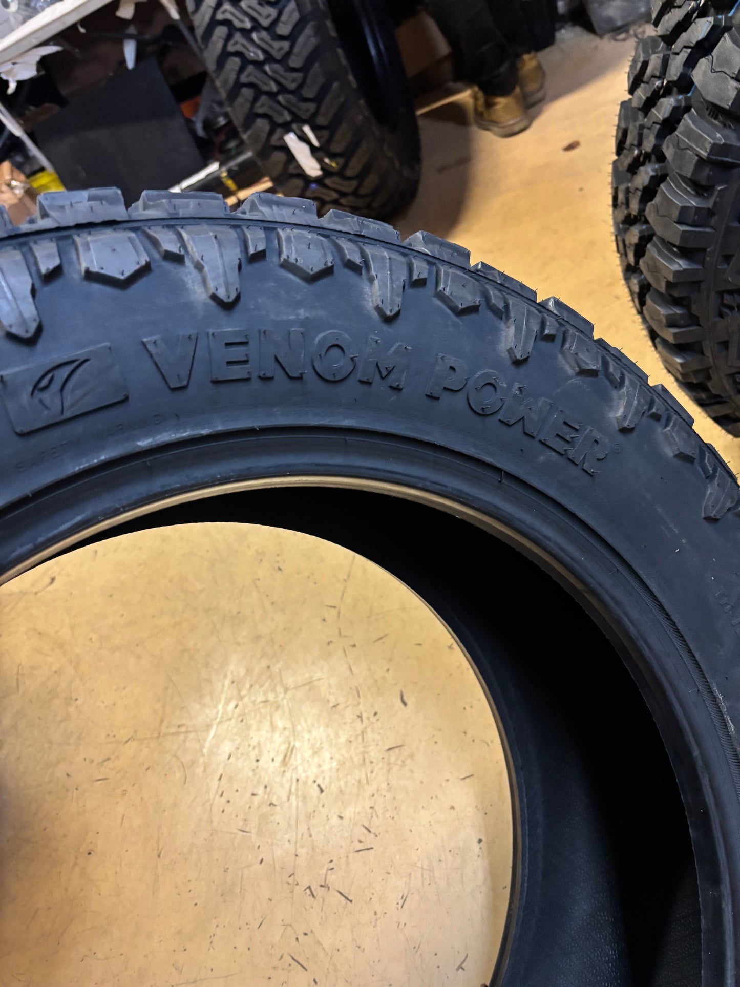 VENOM POWER TERRA HUNTER R/T + BSW LT 35X12.5R22 121Q LRF 12 PLY RUGGED TERRAIN  TIRE TVPRT20N