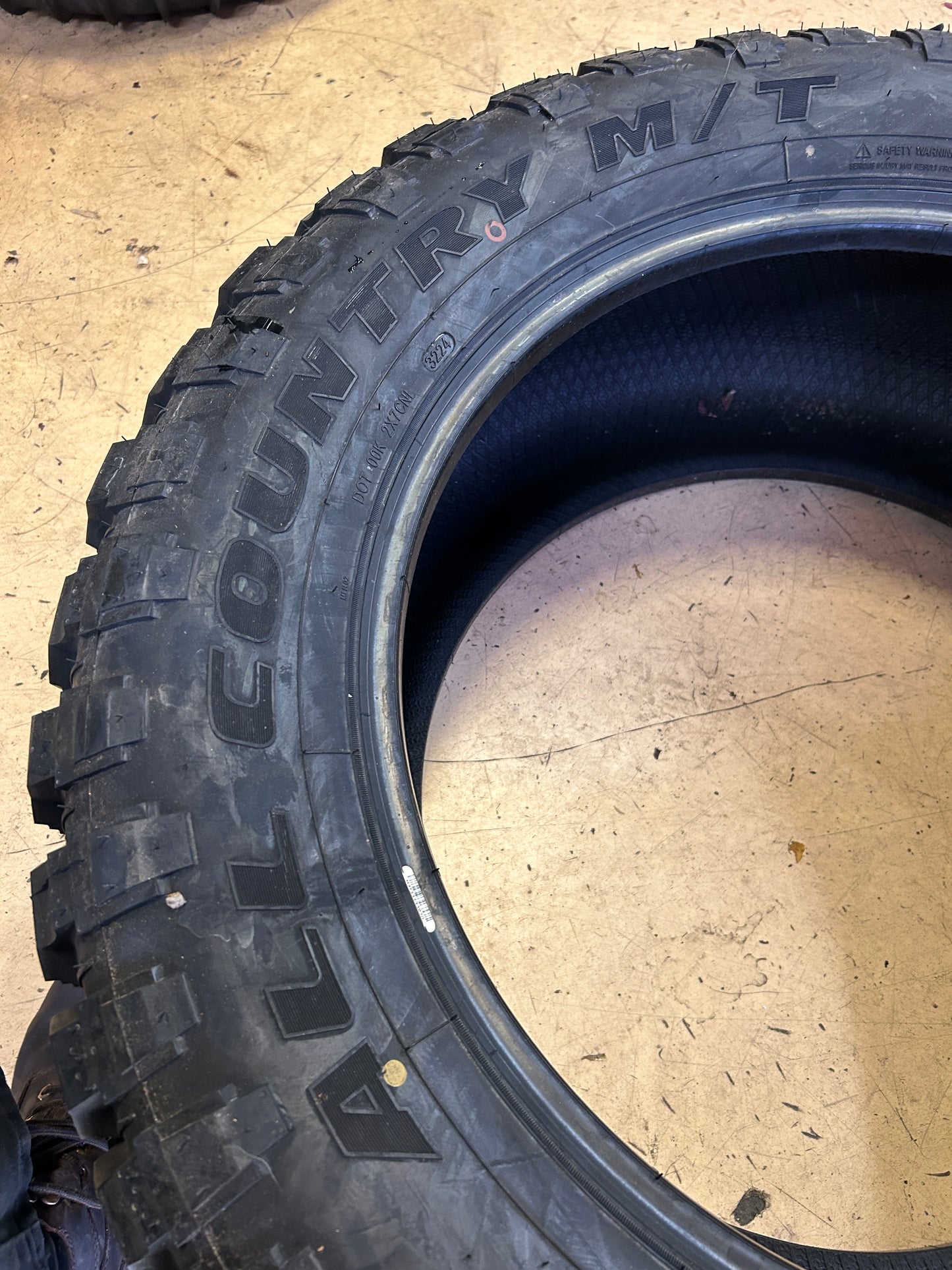 IRONMAN ALL COUNTRY M/T BSW LT 37 13.5 22 128Q 12PLY MUD TIRE 98373
