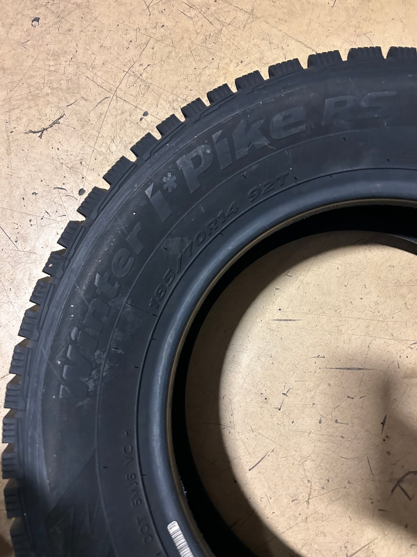 NOS HANKOOK WINTER IPIKE RS BSW P 185 70 14 92T WINTER TIRE 1014444