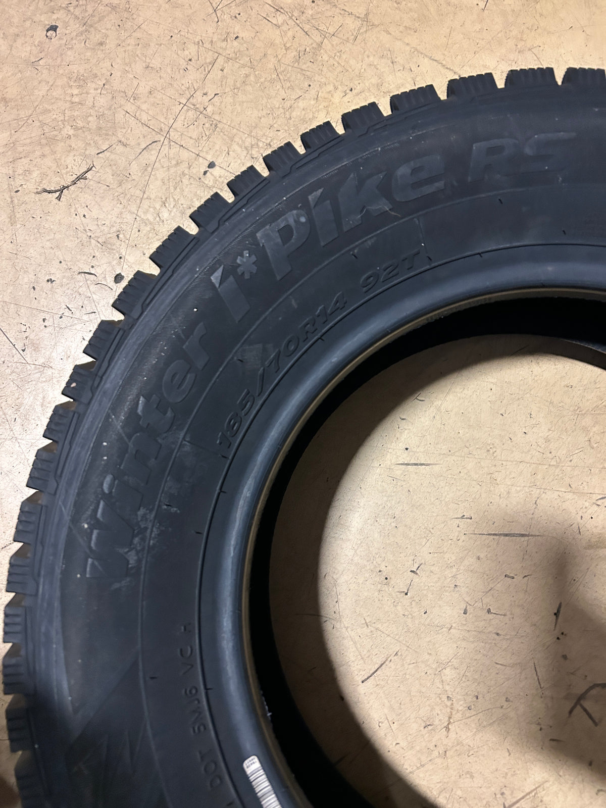 NOS HANKOOK WINTER IPIKE RS BSW P 185 70 14 92T WINTER TIRE 1014444