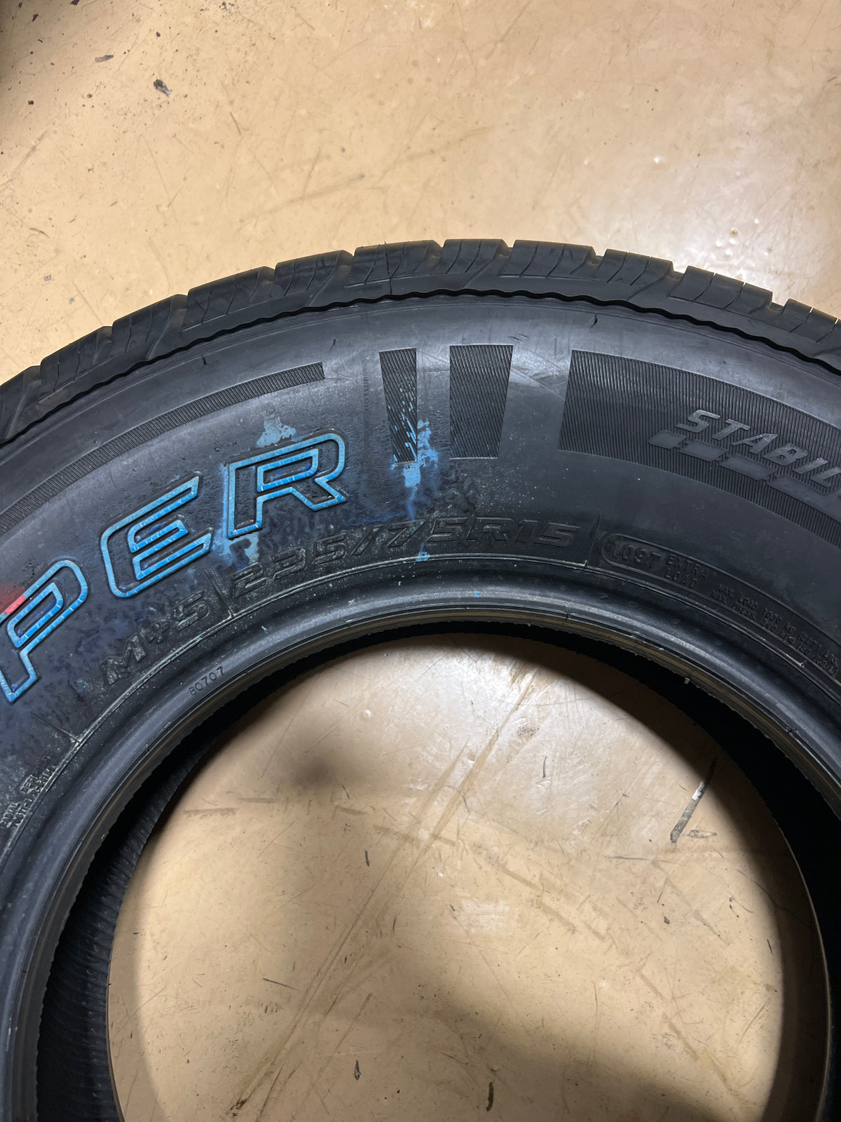NOS COOPER EVOLUTION H/T ROWL P 235 75 15 109T ALL SEASON TIRE 90000032216